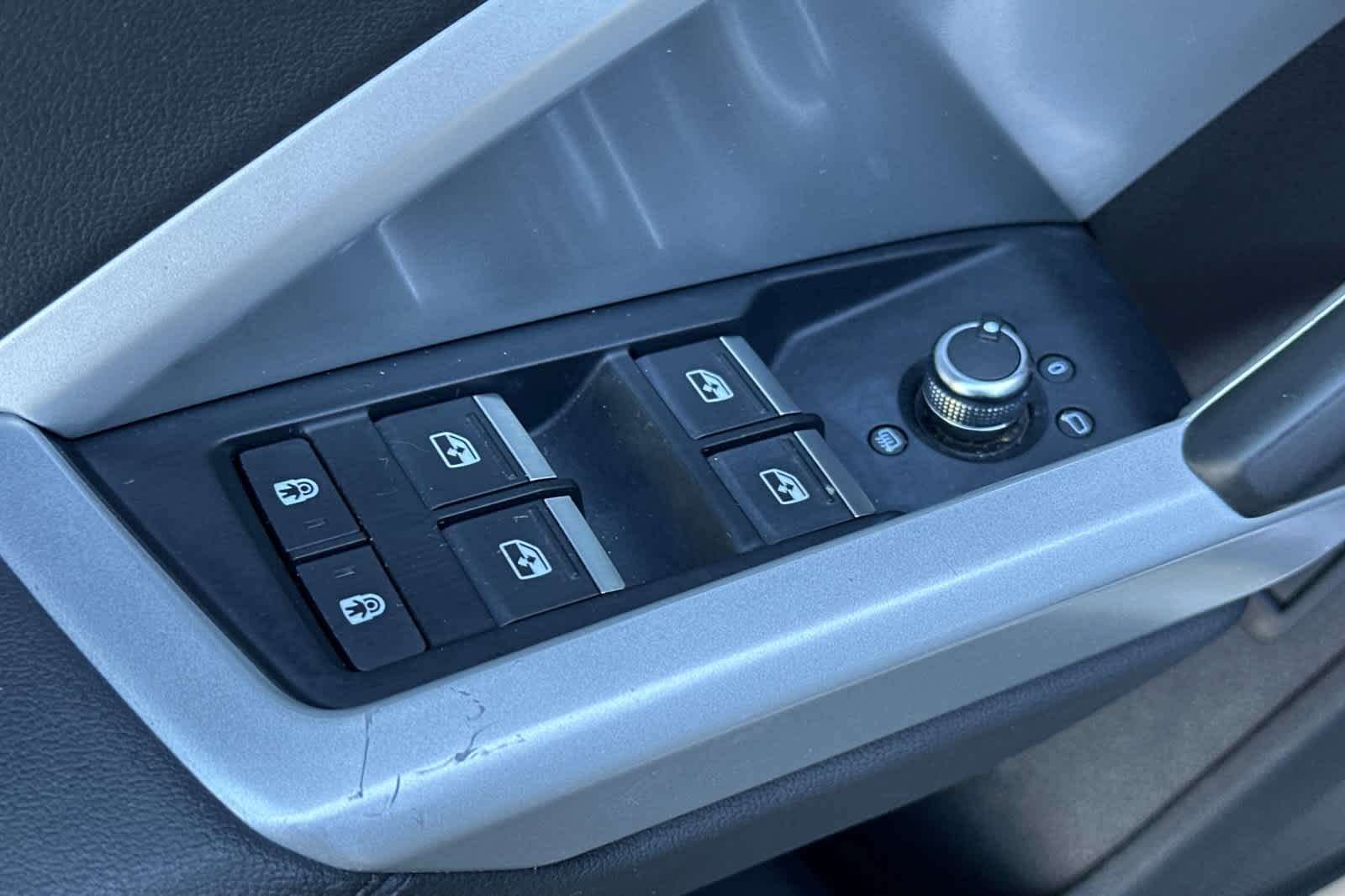 Thumbnail: 2020 Audi Q3 - 13