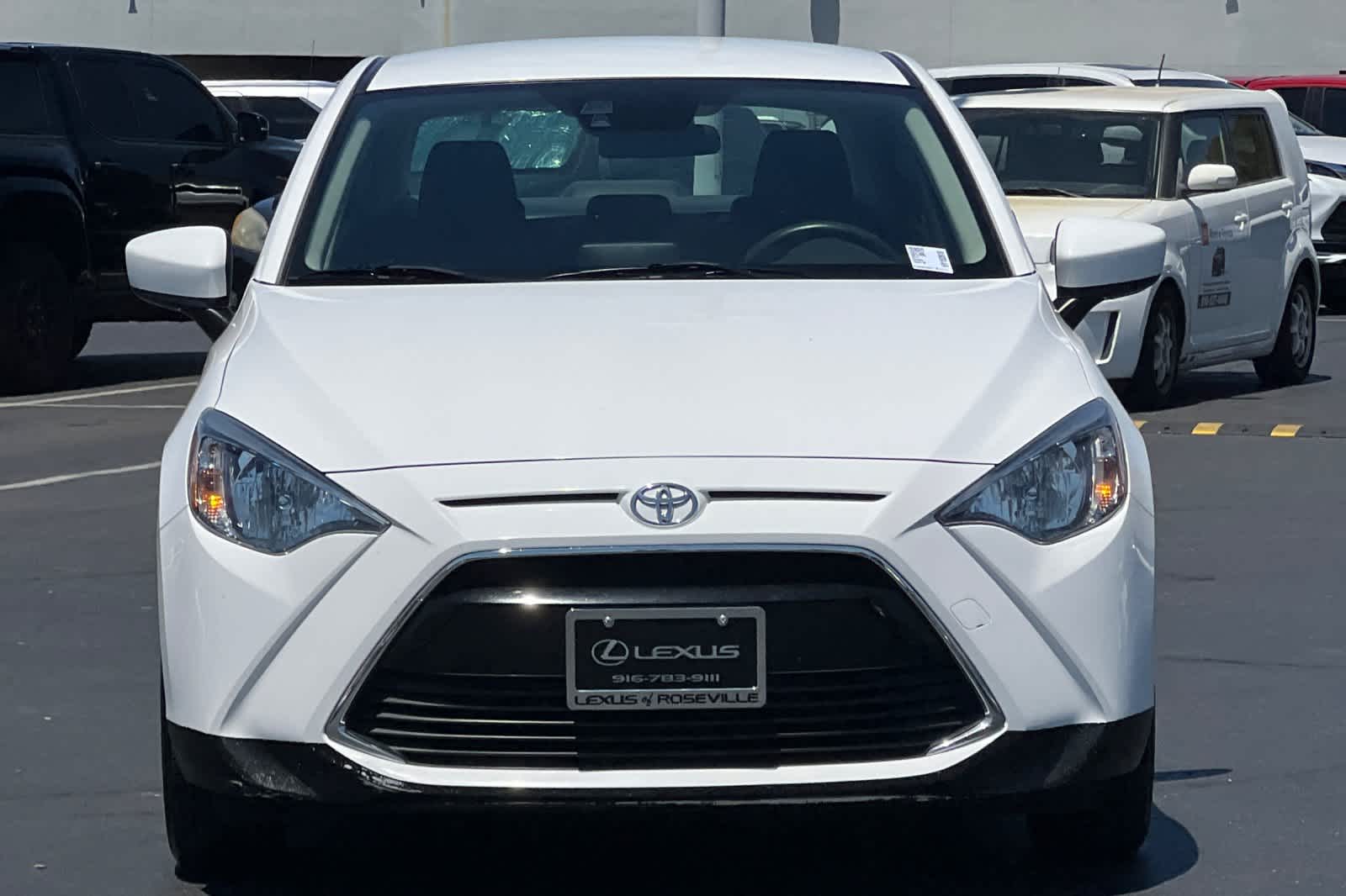 Thumbnail: 2017 Toyota Yaris iA - 10
