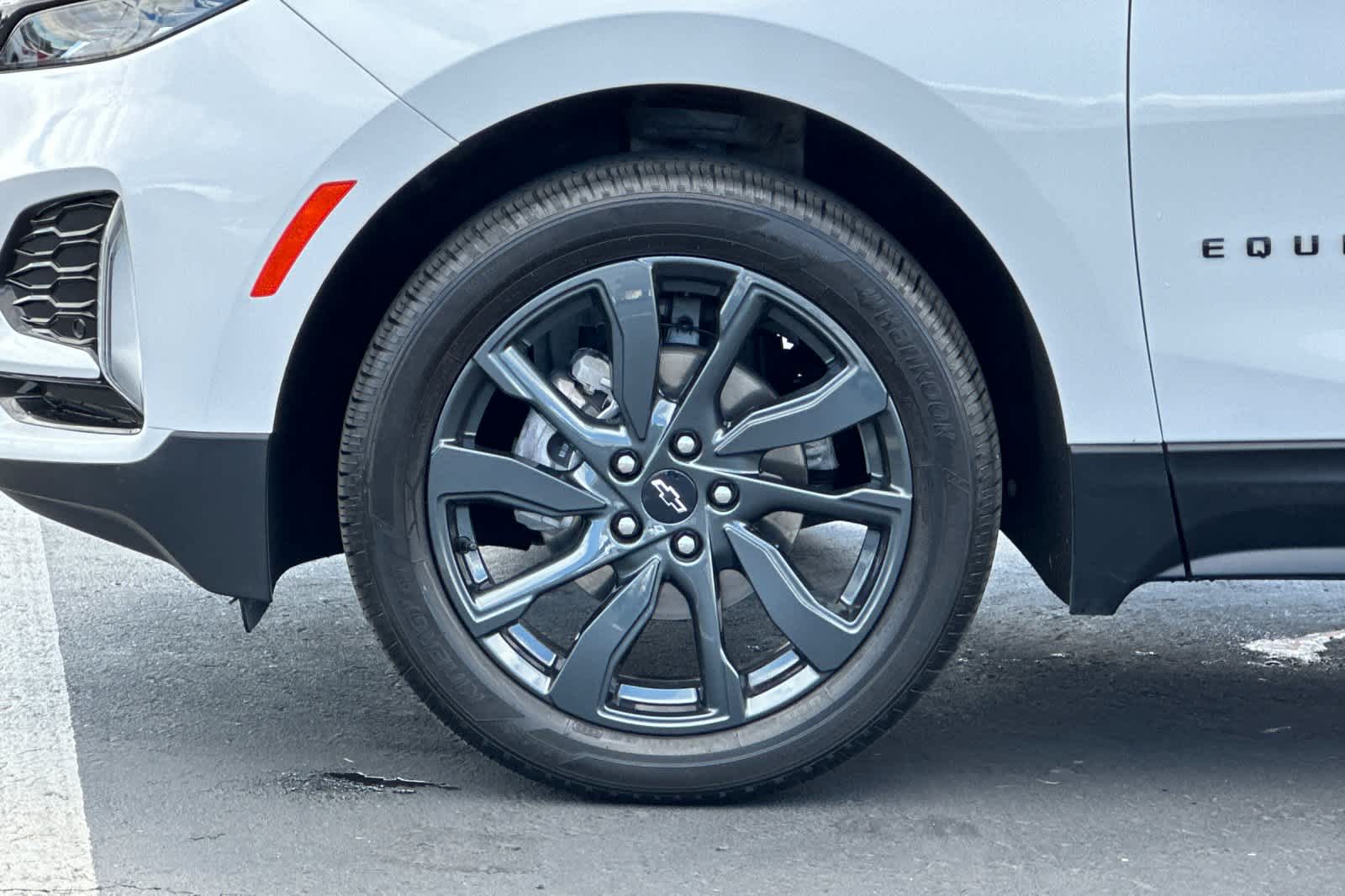 Thumbnail: 2024 Chevrolet Equinox - 32