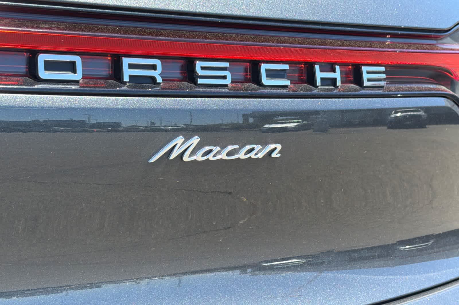 Thumbnail: 2022 Porsche Macan - 31
