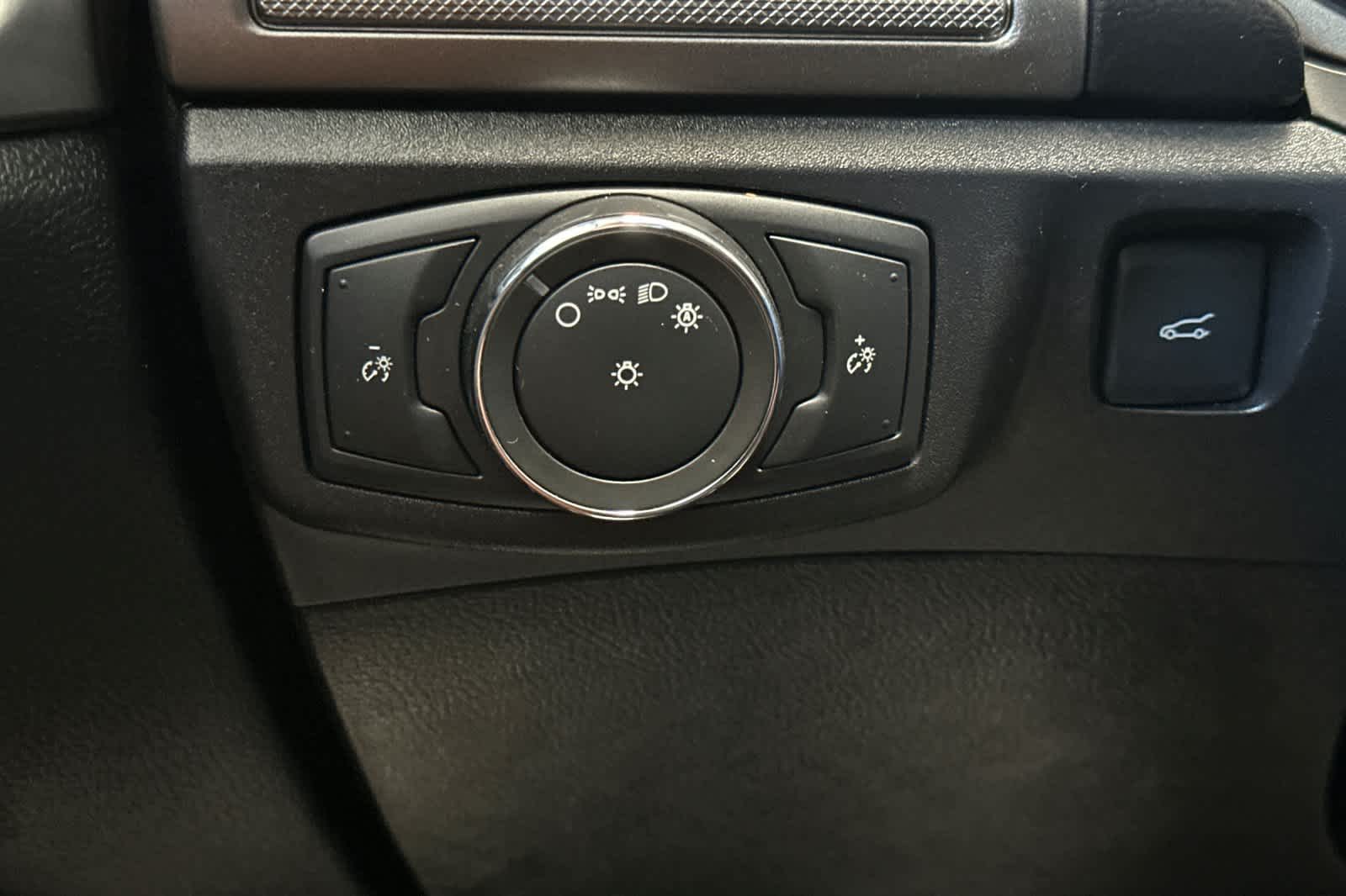 Thumbnail: 2018 Ford Fusion - 28