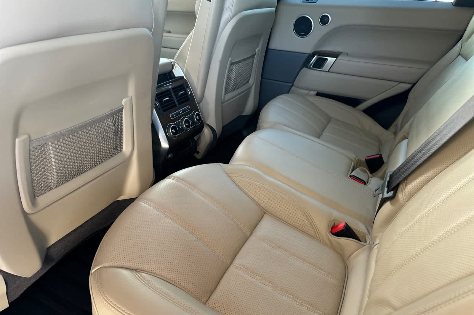 Thumbnail: 2016 Land Rover Range Rover Sport - 4