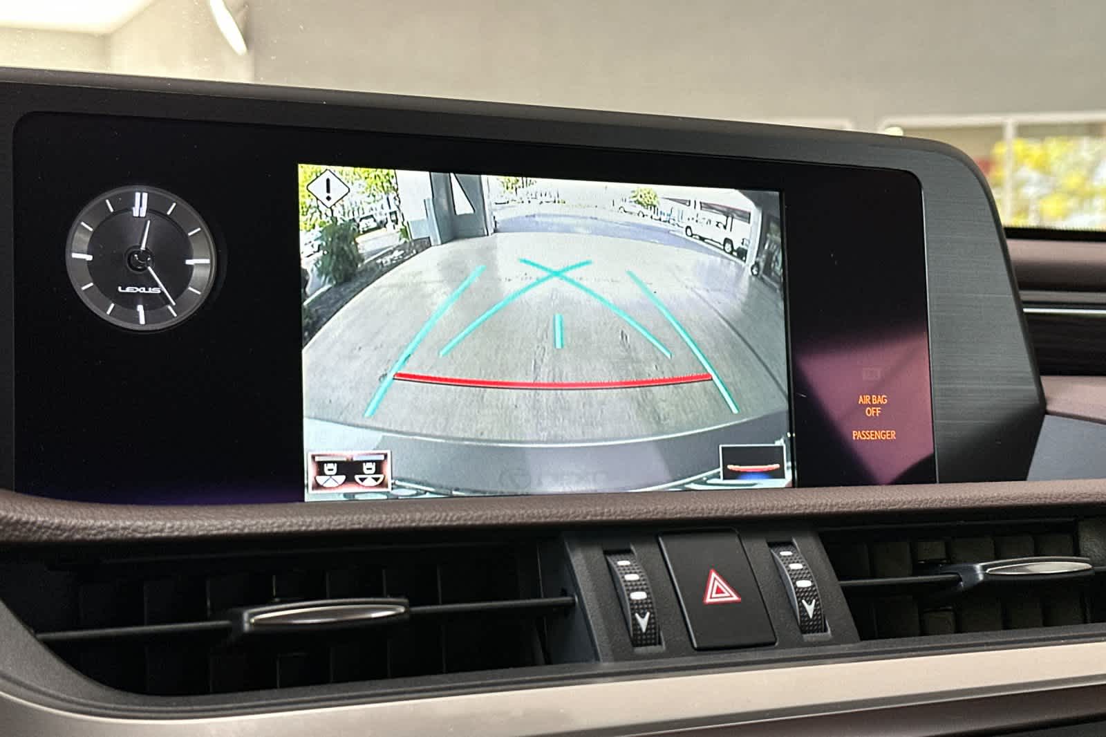 Thumbnail: 2021 Lexus ES - 20