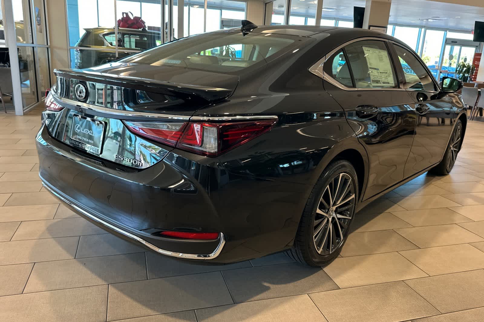 Thumbnail: 2025 Lexus ES - 2