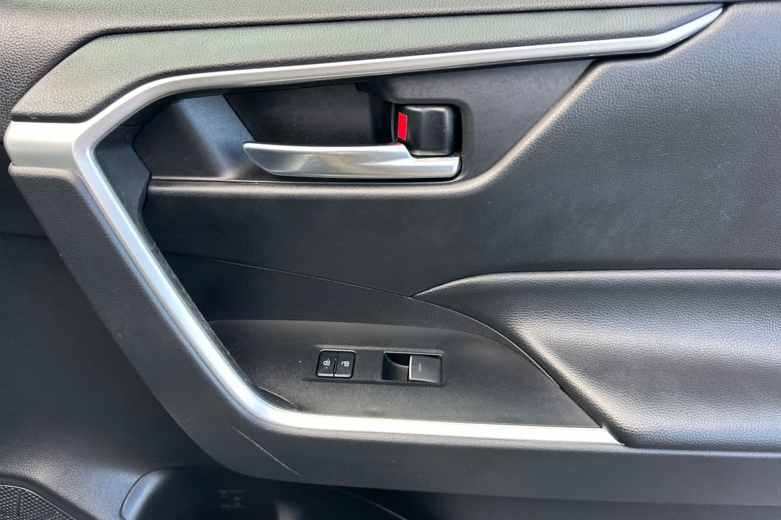 Thumbnail: 2022 Toyota RAV4 - 19