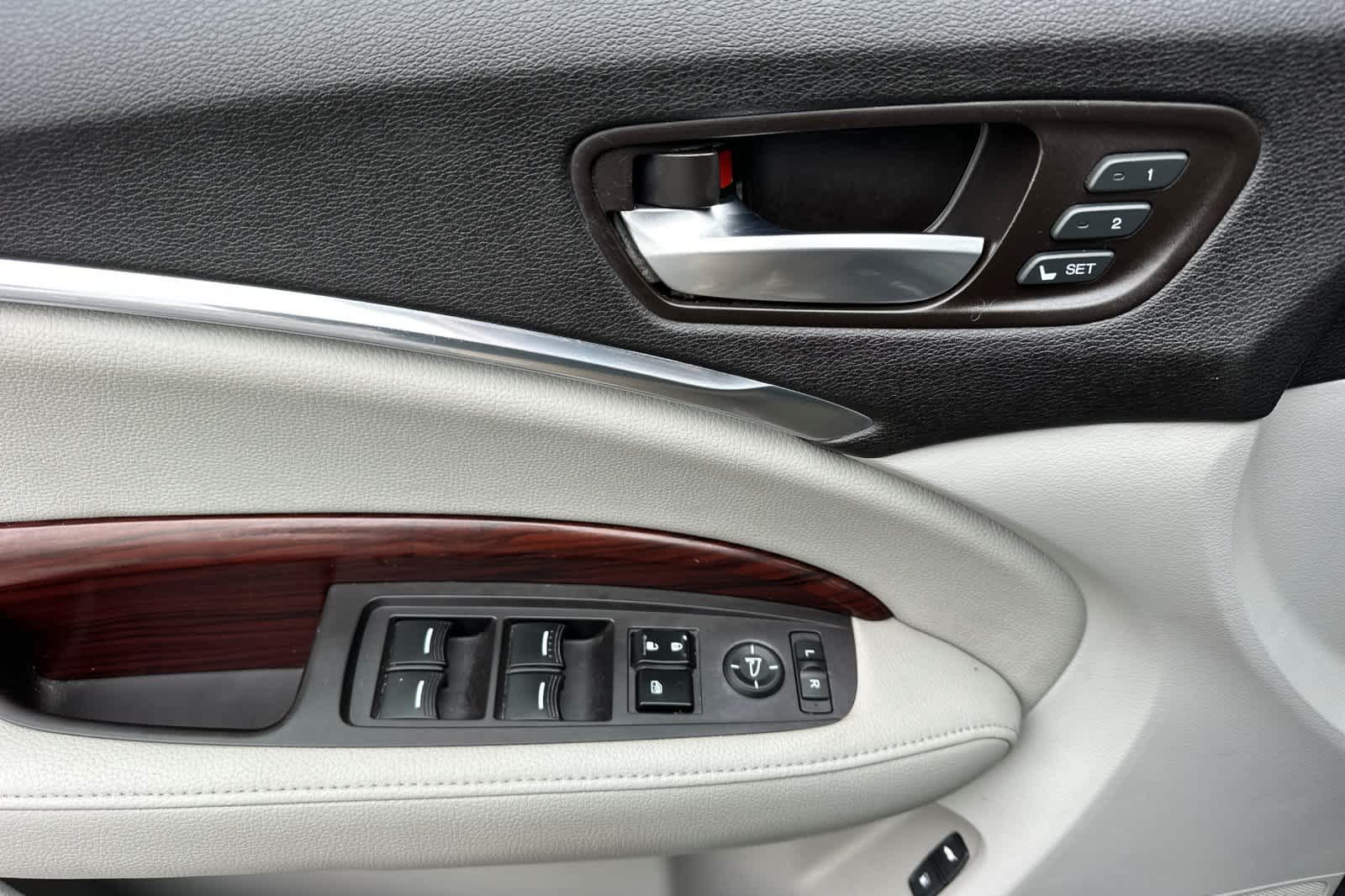 Thumbnail: 2016 Acura MDX - 12