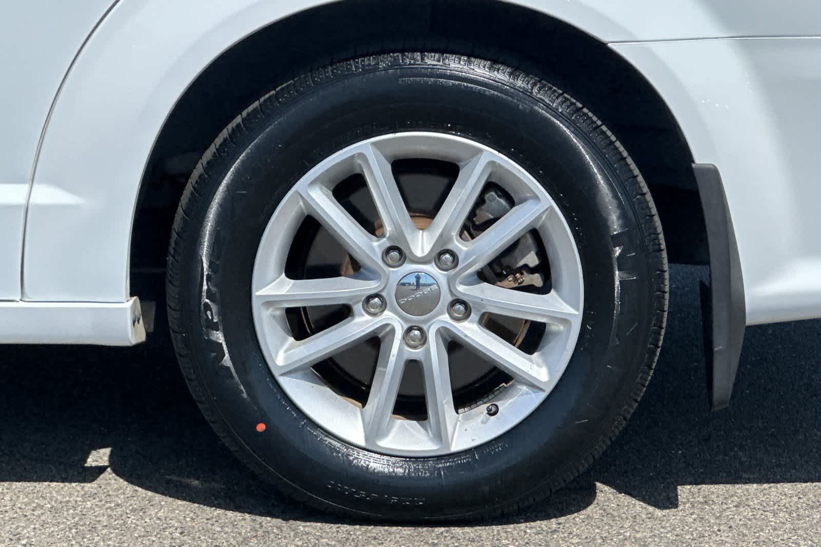 Thumbnail: 2019 Dodge Grand Caravan - 30