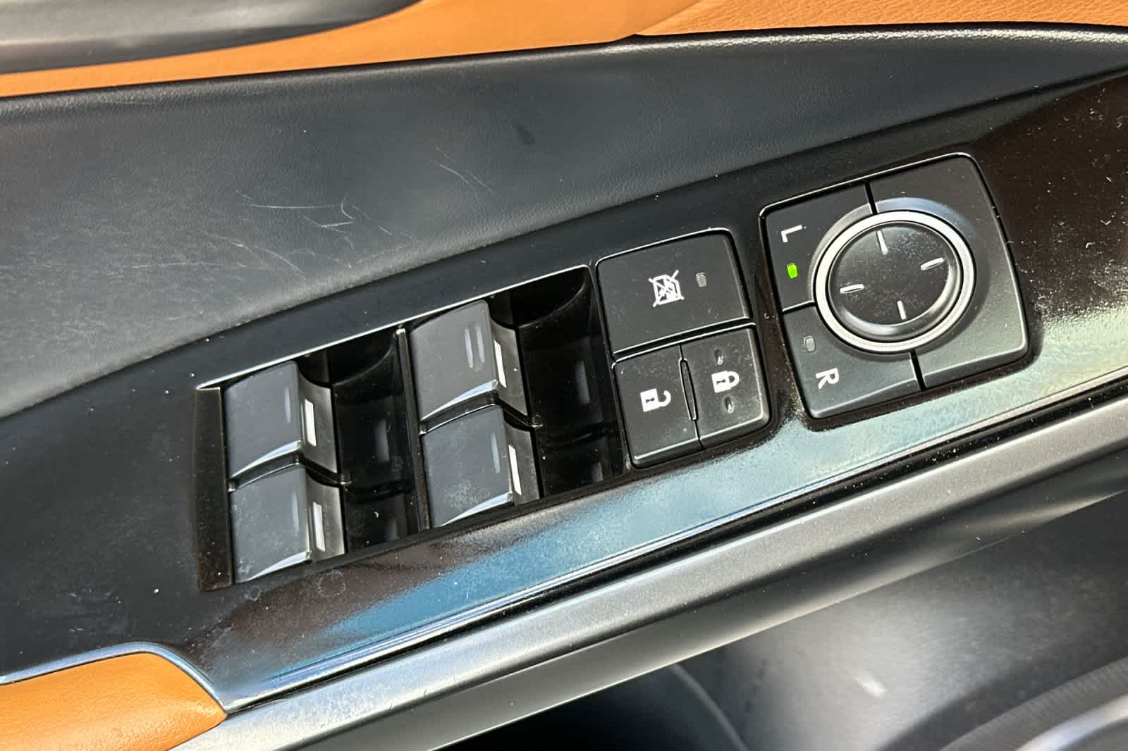 Thumbnail: 2024 Lexus IS - 13