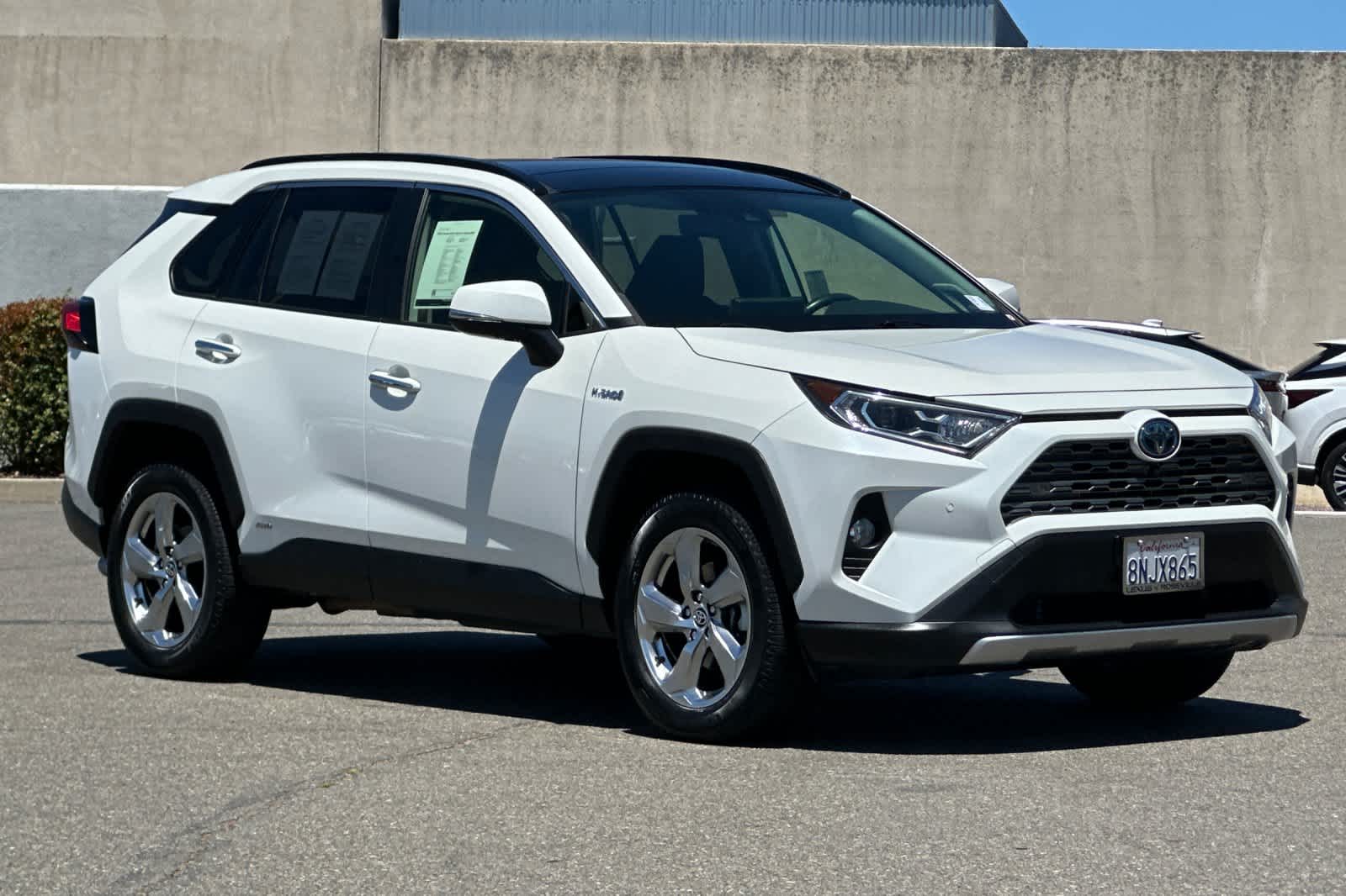 Thumbnail: 2020 Toyota RAV4 - 4