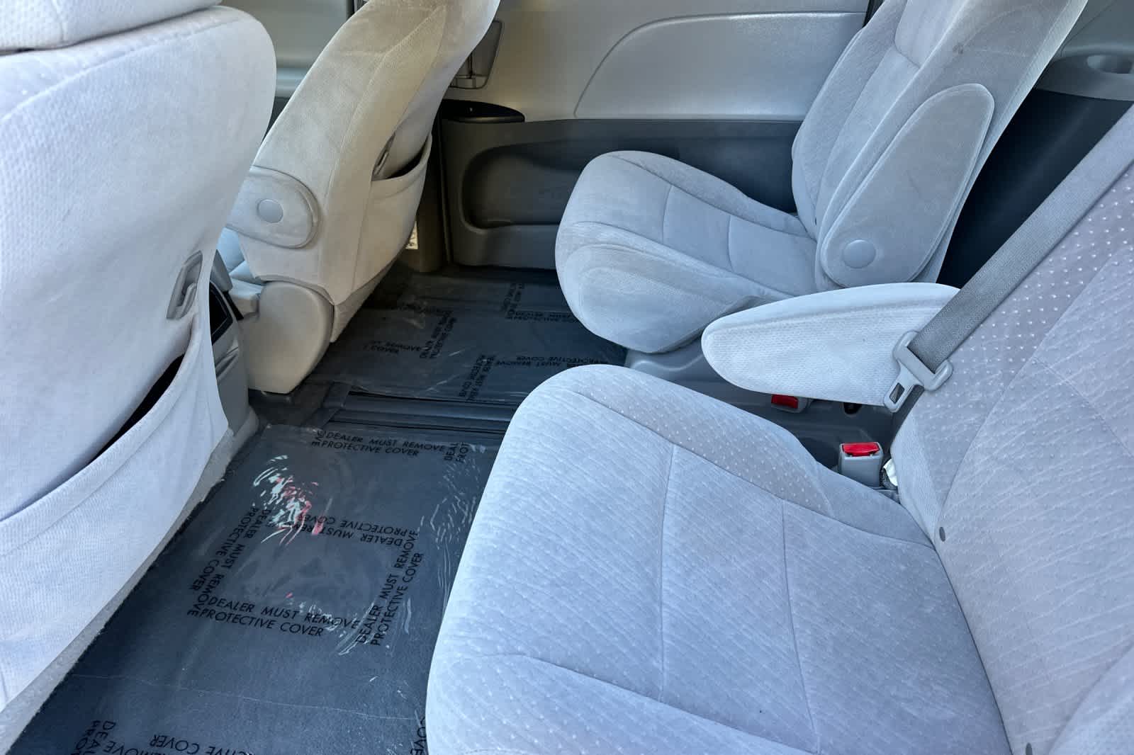 Thumbnail: 2015 Toyota Sienna - 4