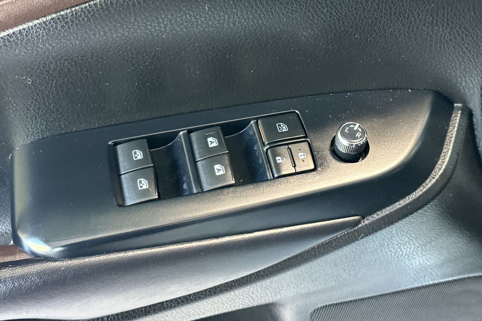 Thumbnail: 2018 Toyota Highlander - 13