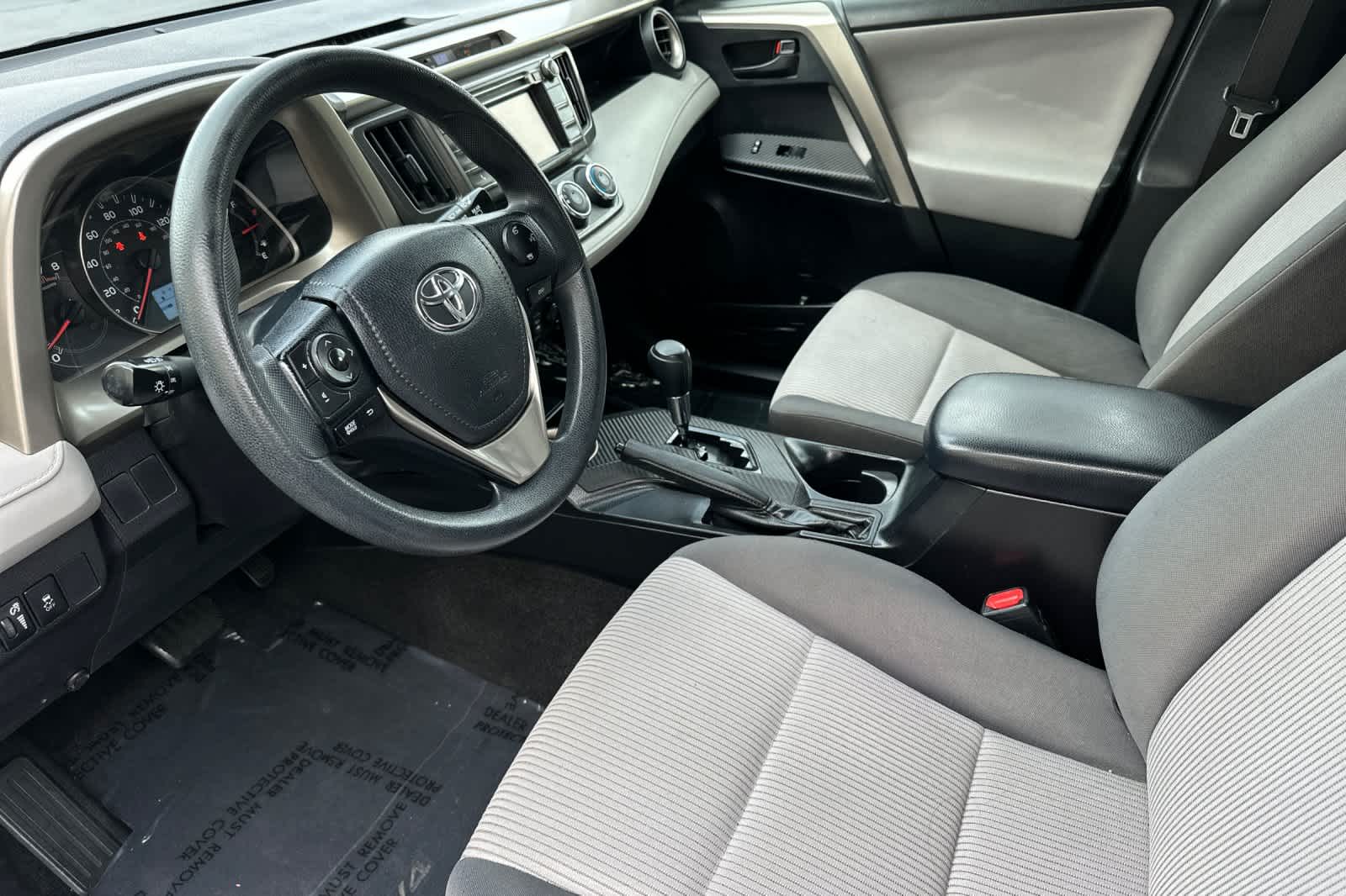 Thumbnail: 2015 Toyota RAV4 - 11