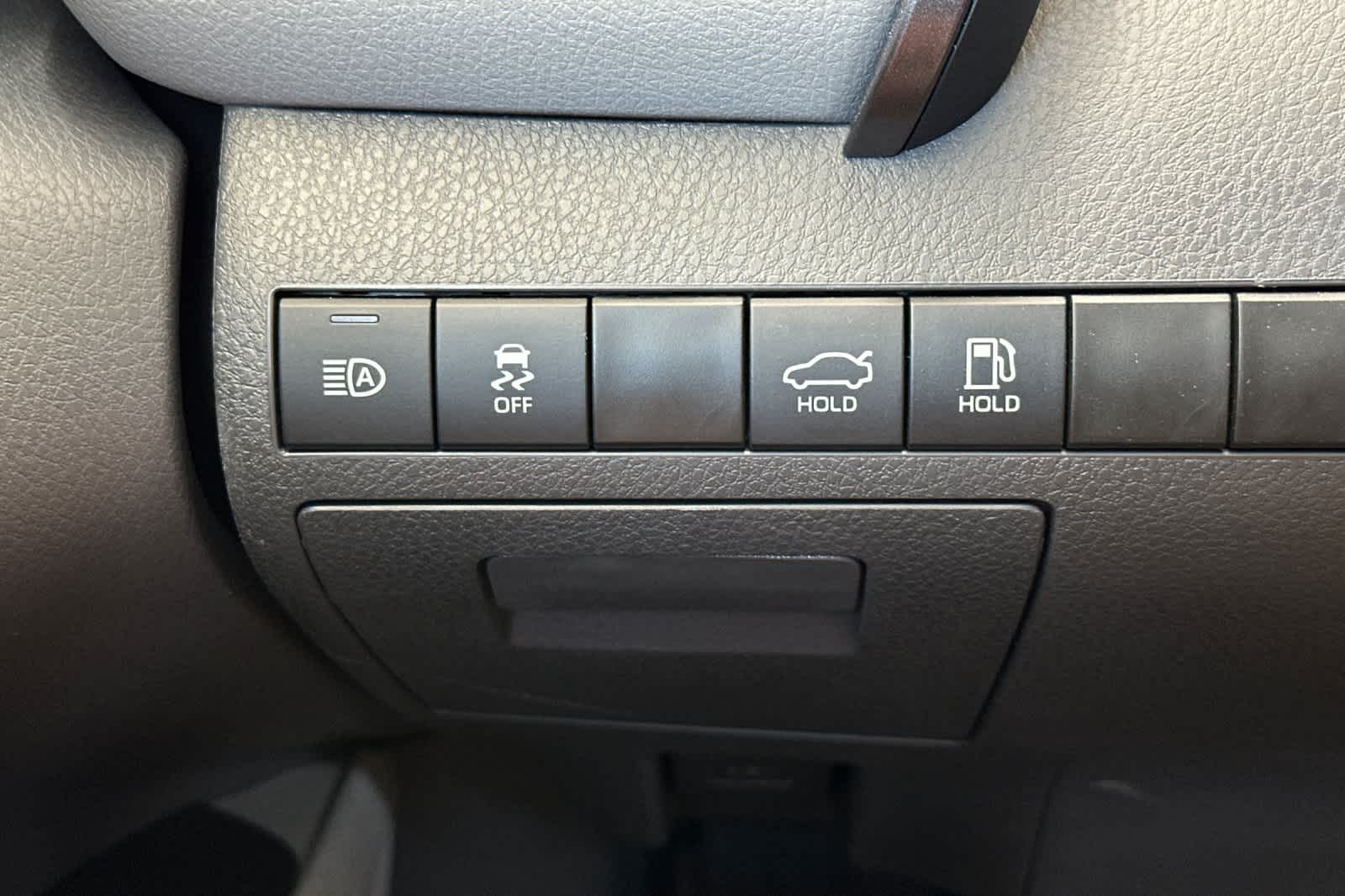 2024 Toyota Camry SE 28