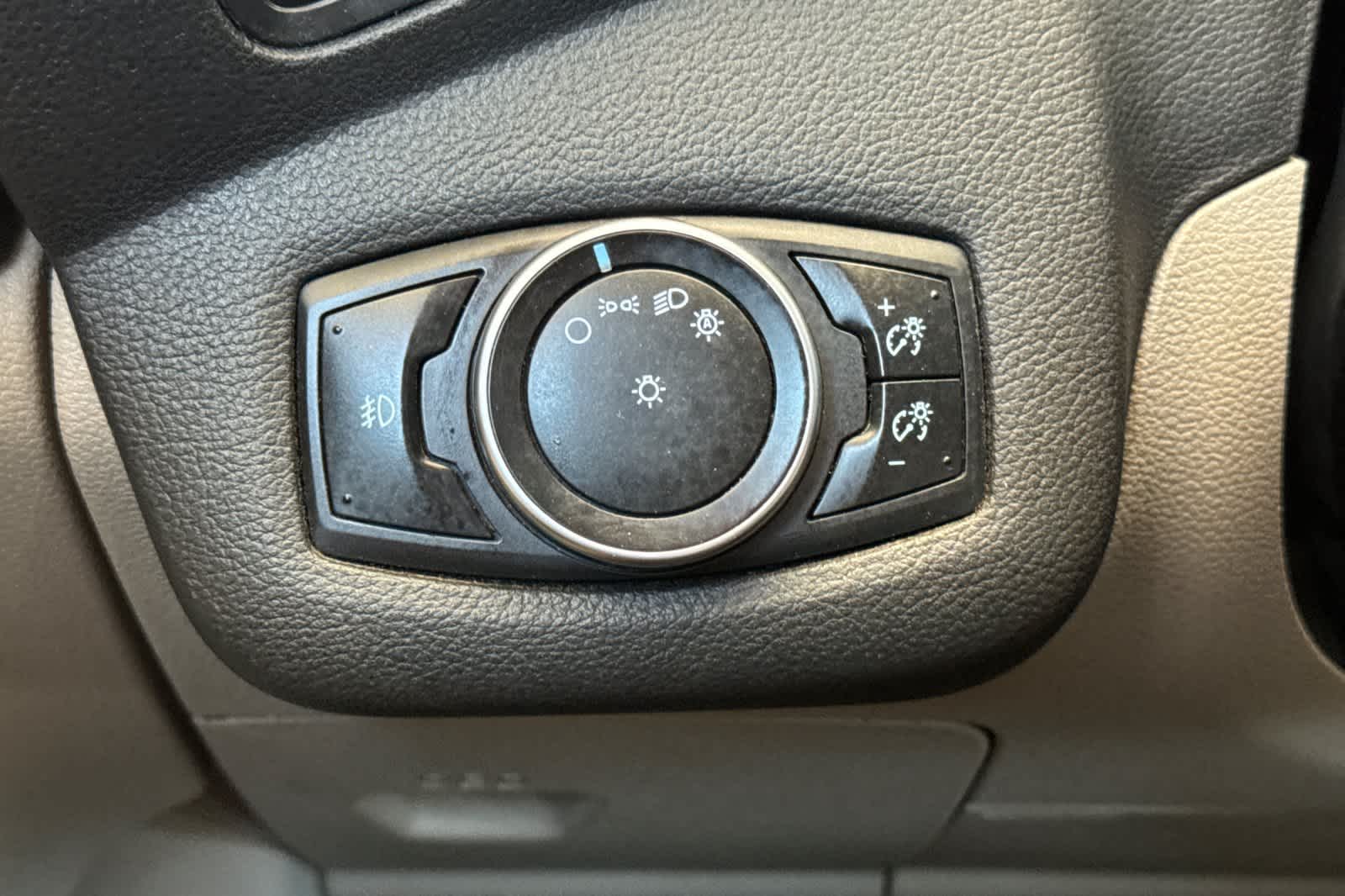 Thumbnail: 2015 Ford C-Max - 30