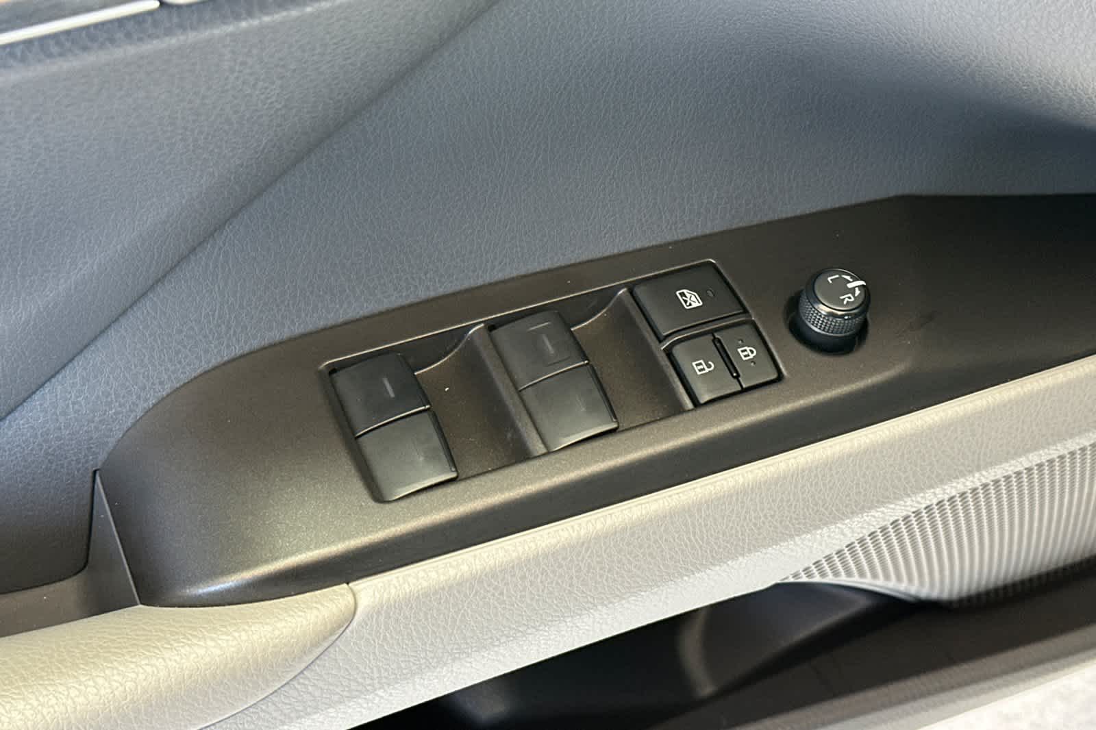 2024 Toyota Camry SE 13