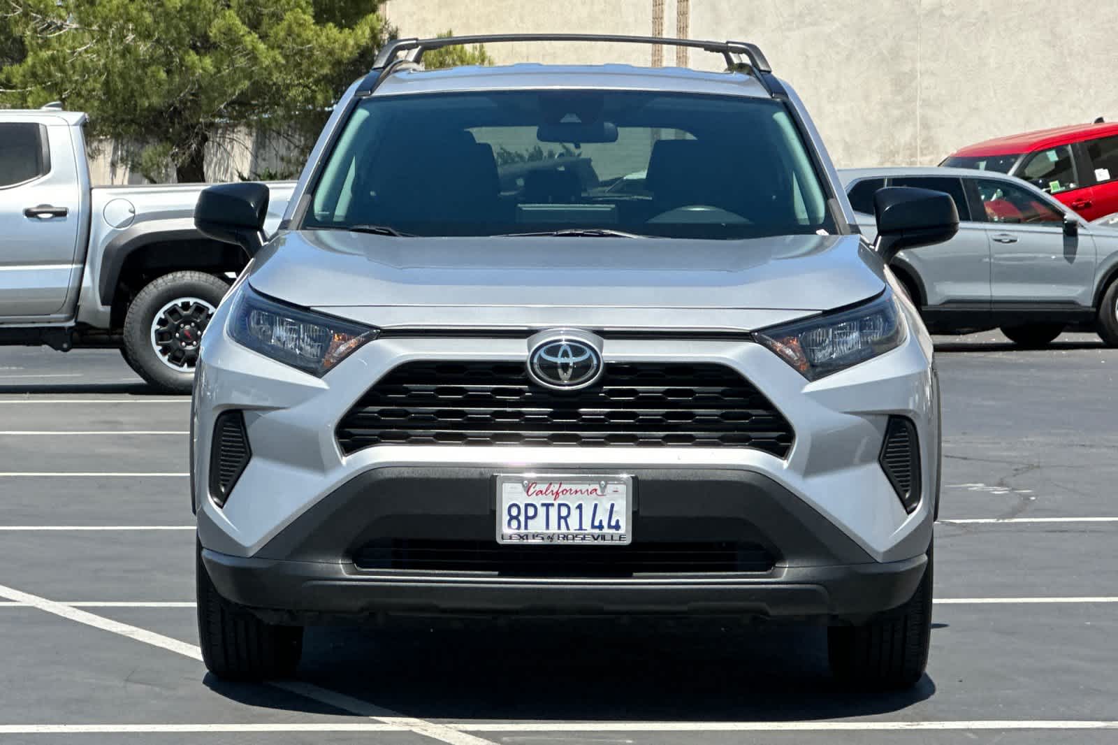 2020 Toyota RAV4 LE 10