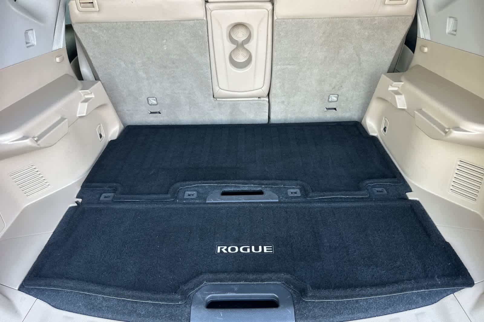 Thumbnail: 2016 Nissan Rogue - 16