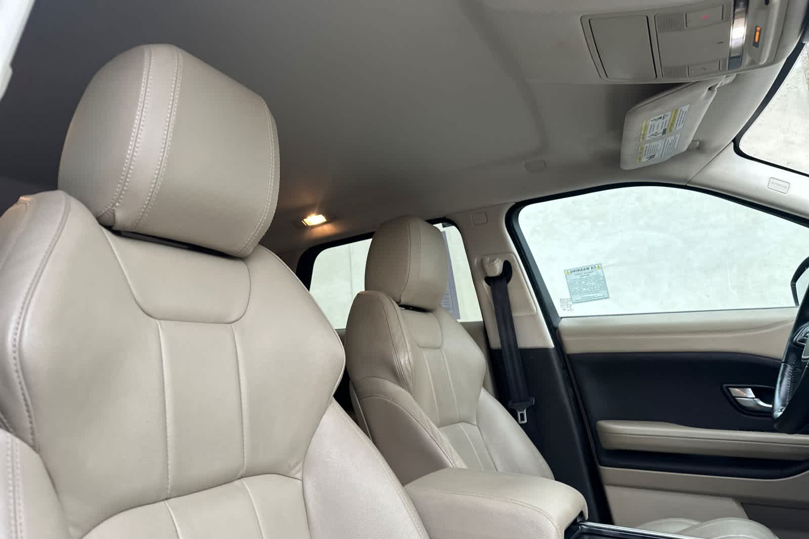 Thumbnail: 2016 Land Rover Range Rover Evoque - 18