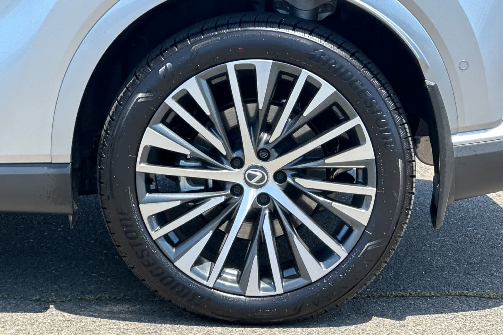 Thumbnail: 2025 Lexus RX - 32