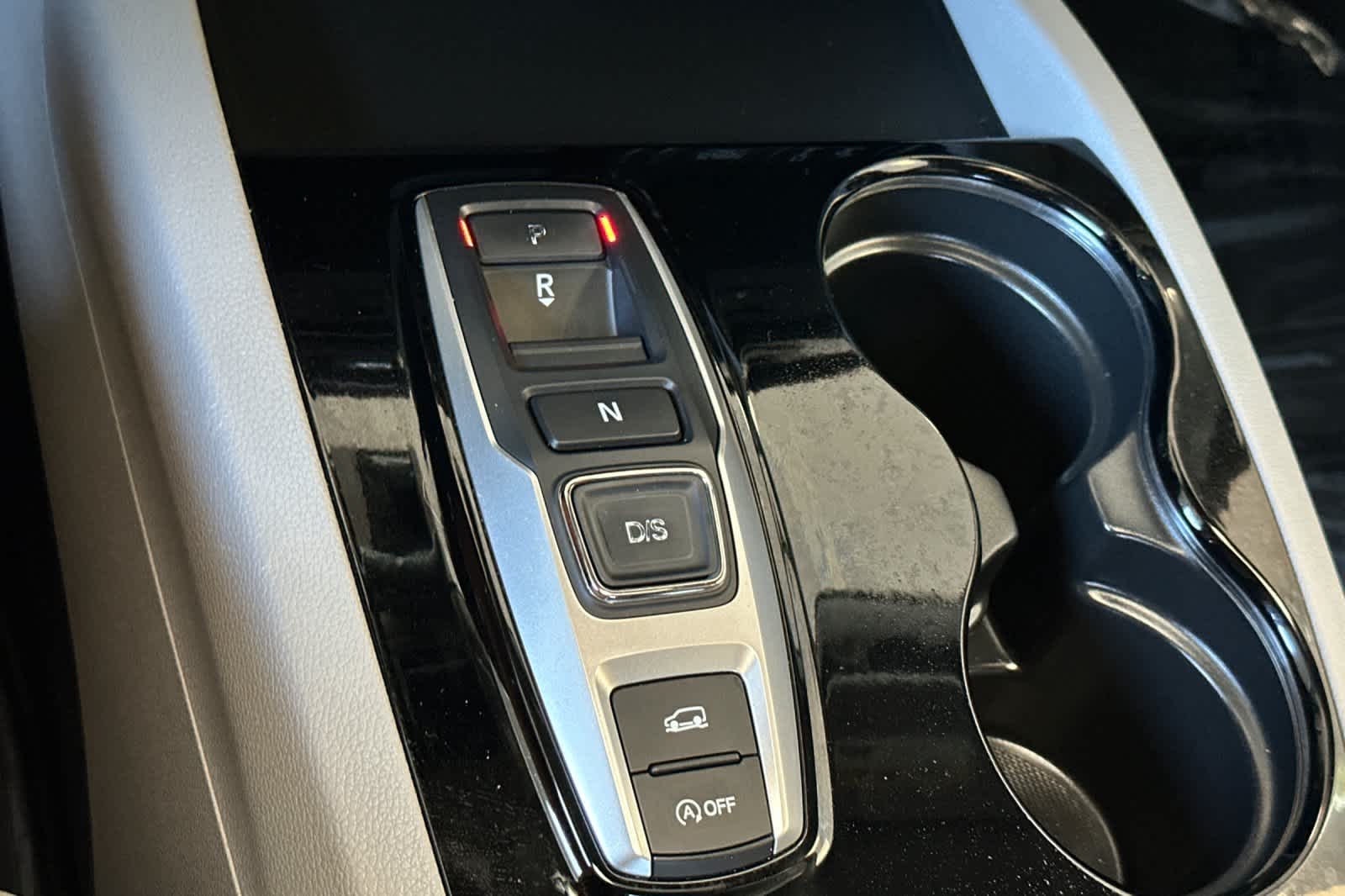 Thumbnail: 2017 Honda Pilot - 26
