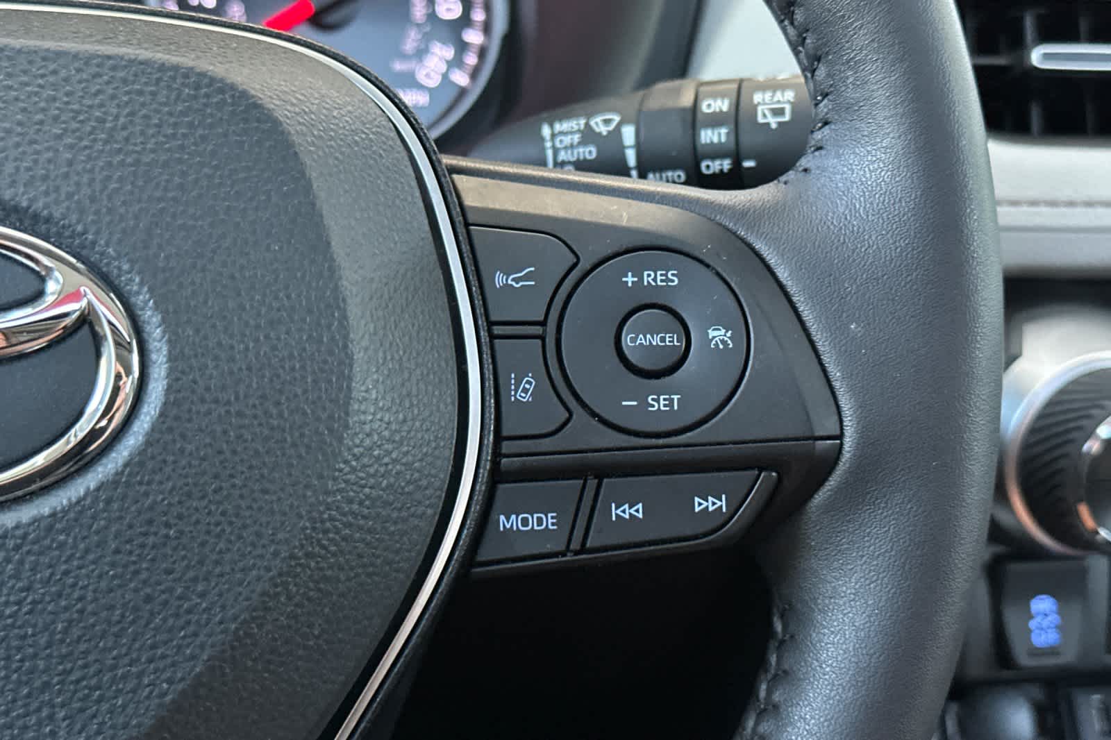 Thumbnail: 2022 Toyota RAV4 - 27