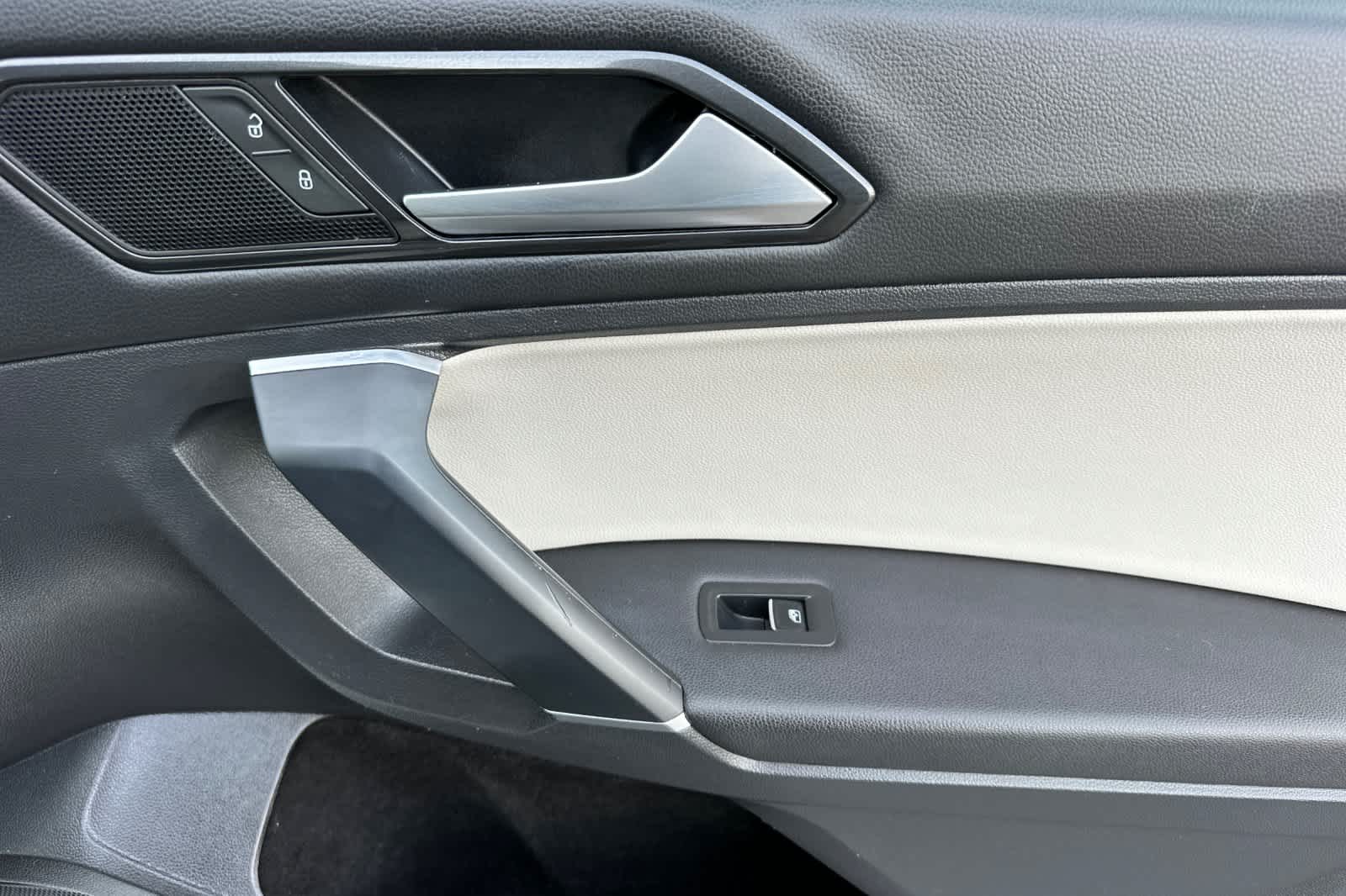 Thumbnail: 2018 Volkswagen Tiguan - 20