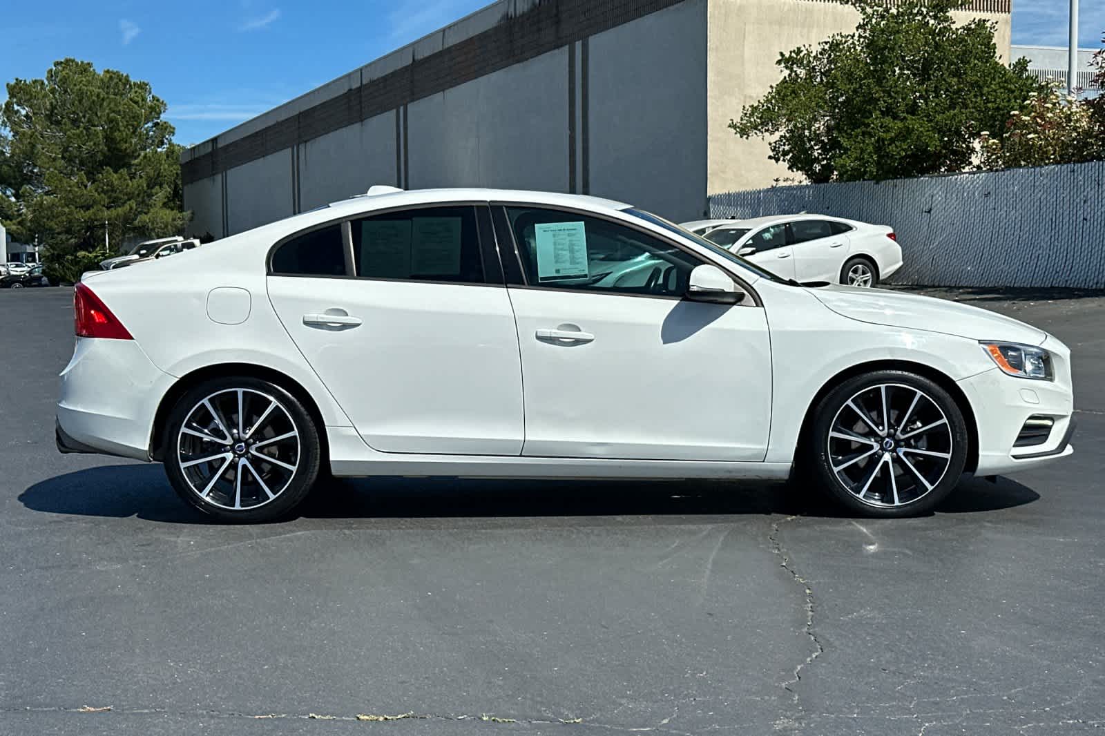 Thumbnail: 2017 Volvo S60 - 6