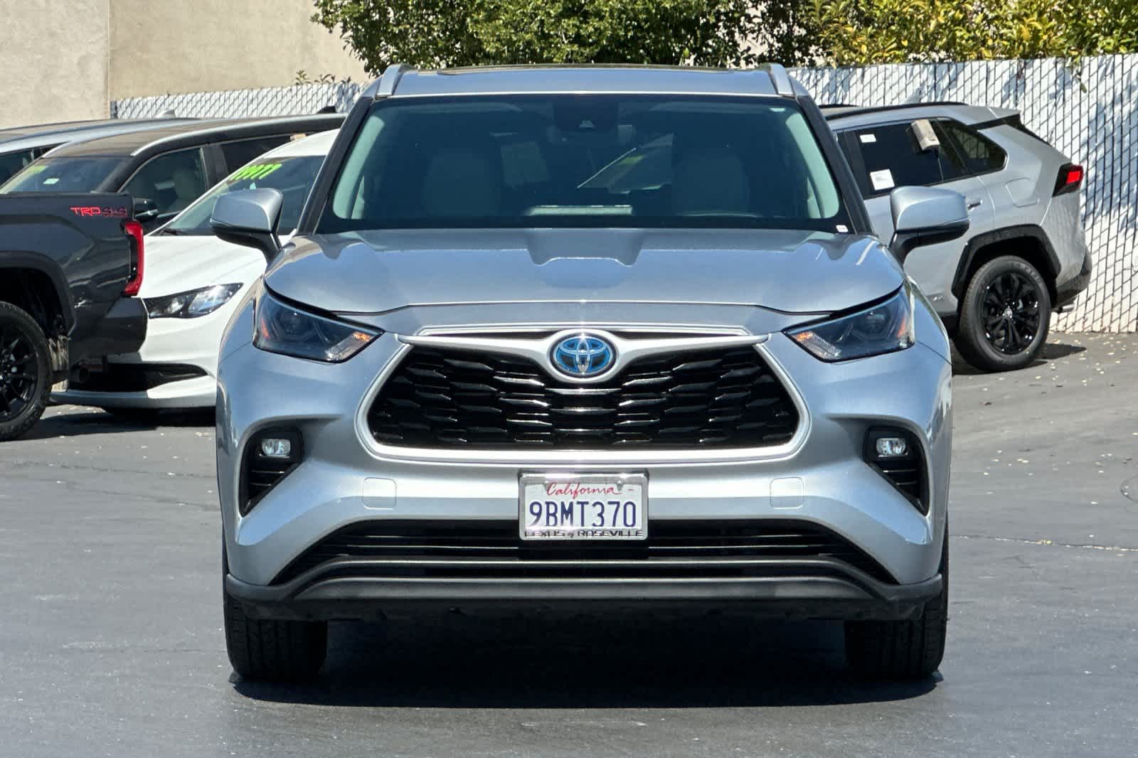Thumbnail: 2022 Toyota Highlander - 10