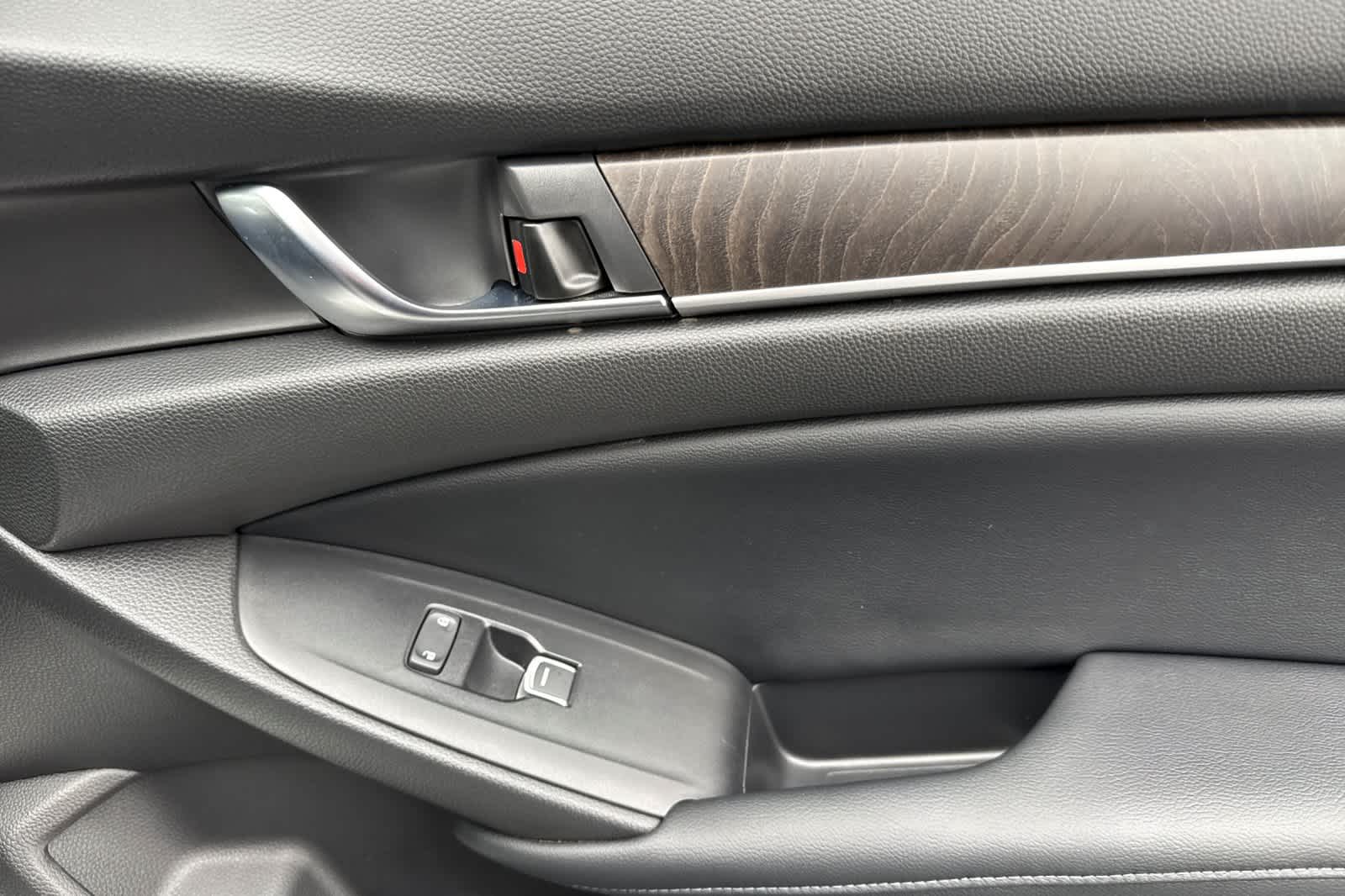 Thumbnail: 2018 Honda Accord - 18