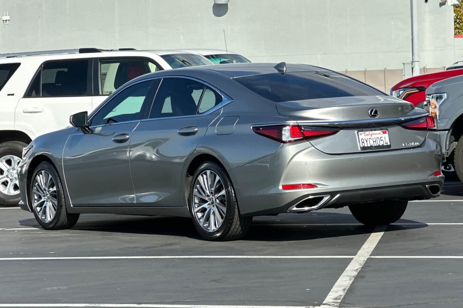 Thumbnail: 2021 Lexus ES - 7