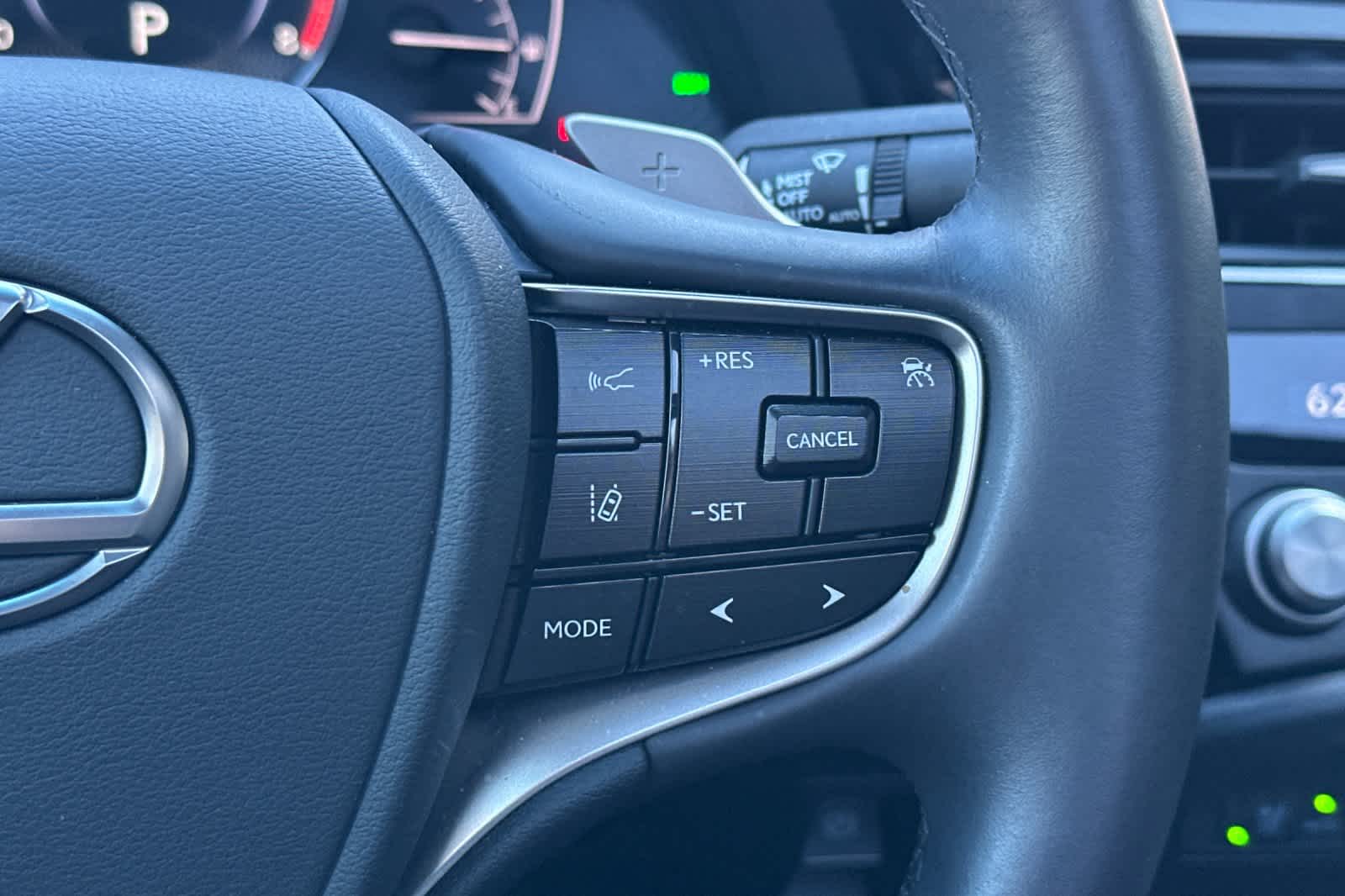 Thumbnail: 2025 Lexus ES - 27