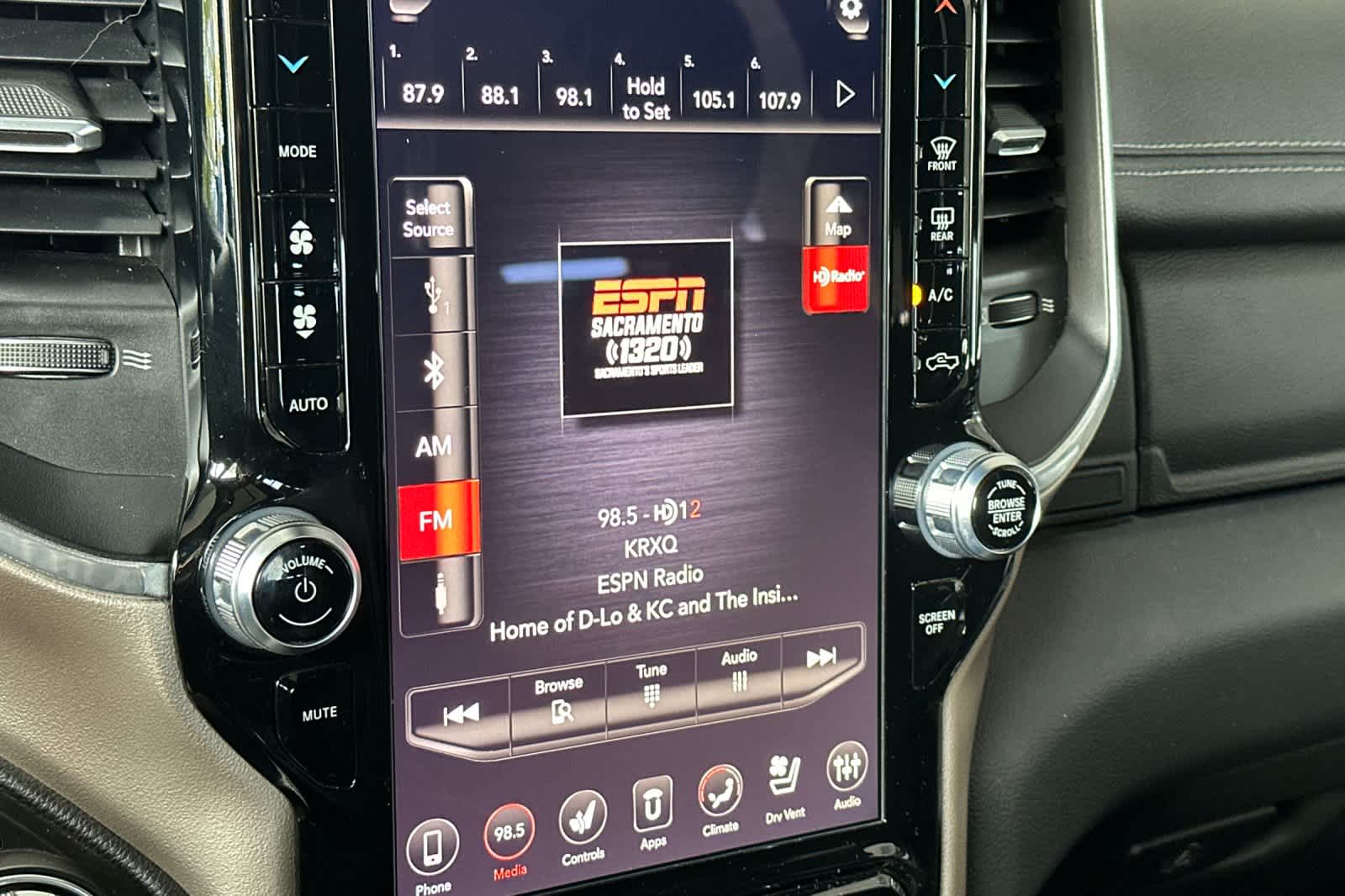 Thumbnail: 2019 RAM 1500 - 19