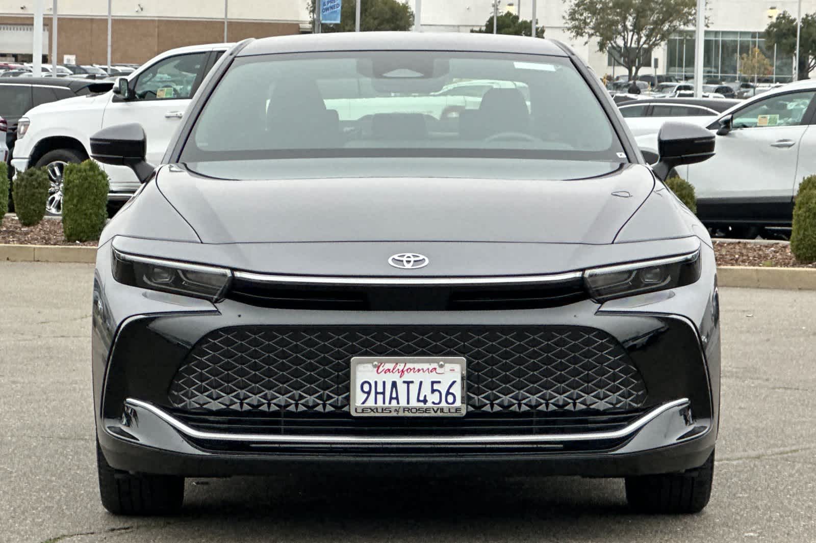 Thumbnail: 2023 Toyota Crown - 10