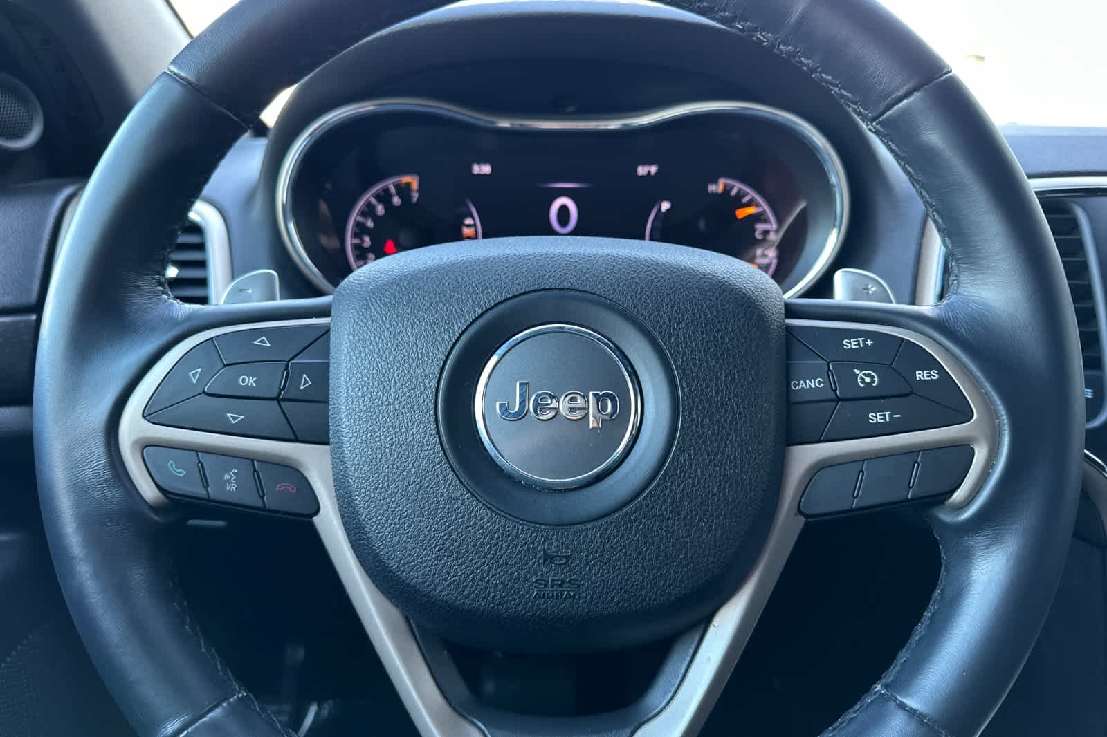 Thumbnail: 2017 Jeep Grand Cherokee - 25