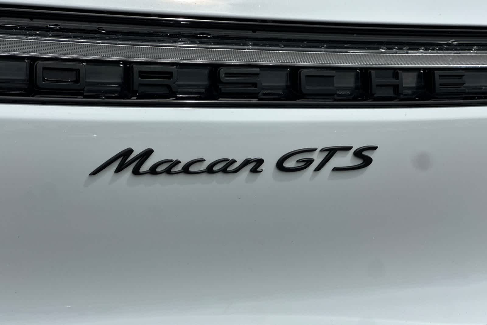 Thumbnail: 2023 Porsche Macan - 33