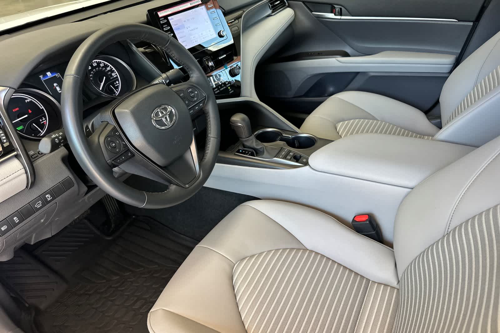 2024 Toyota Camry SE 11