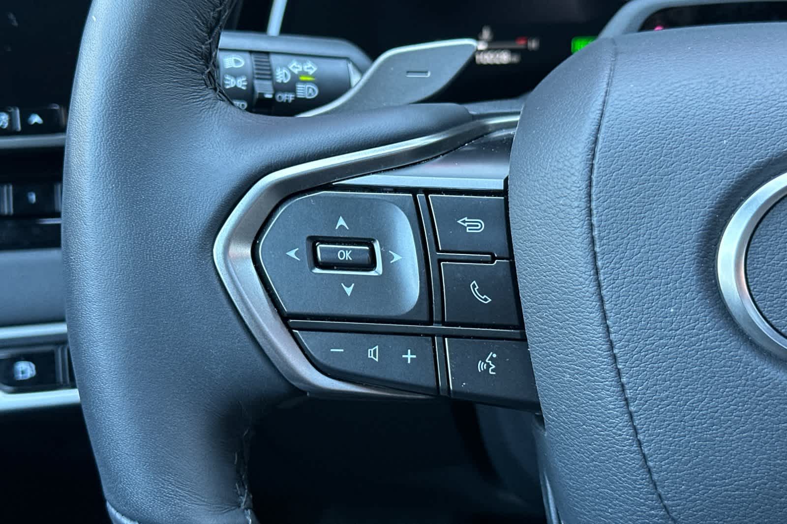 Thumbnail: 2025 Lexus RX - 27