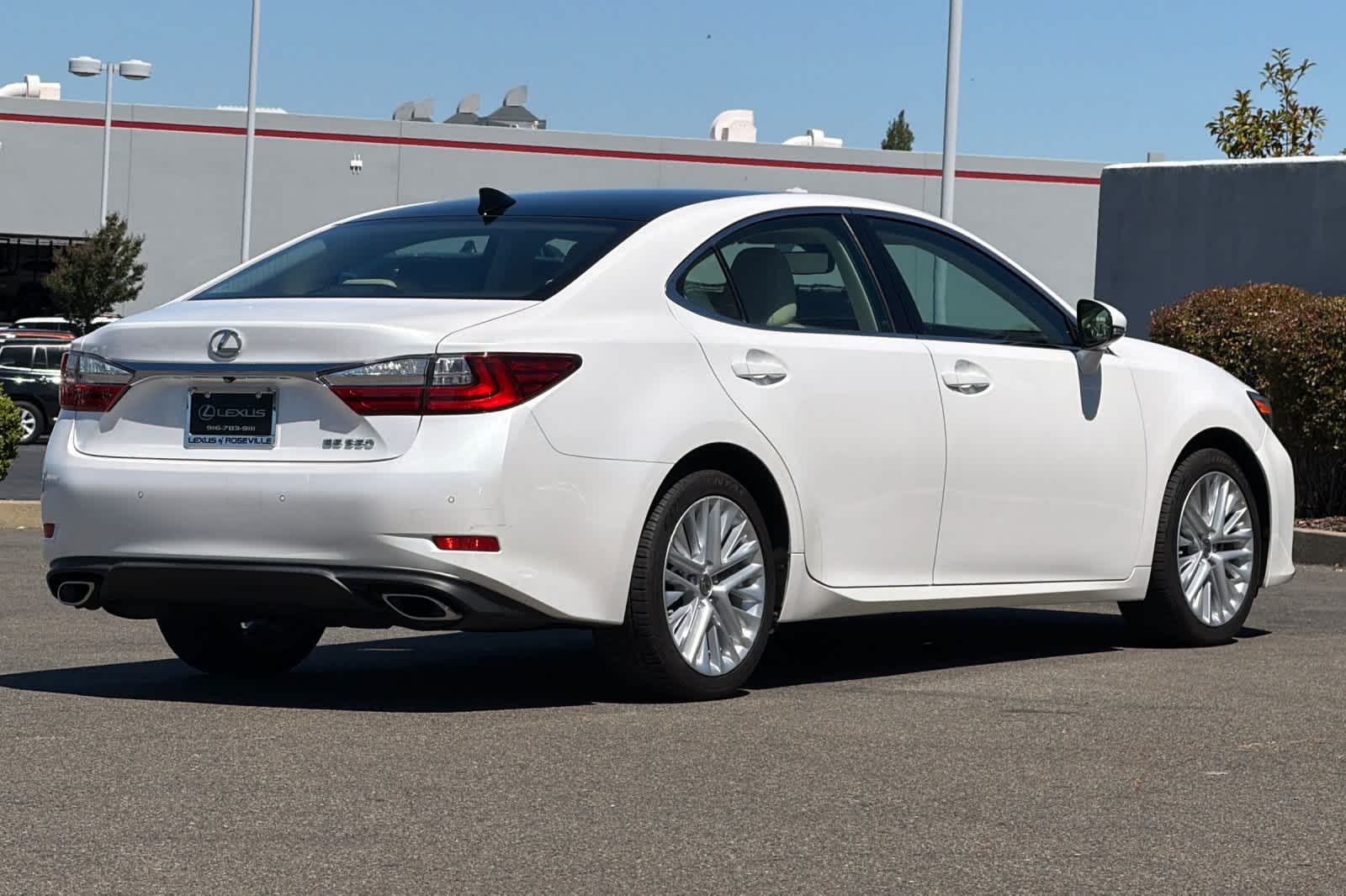 Thumbnail: 2016 Lexus ES - 2