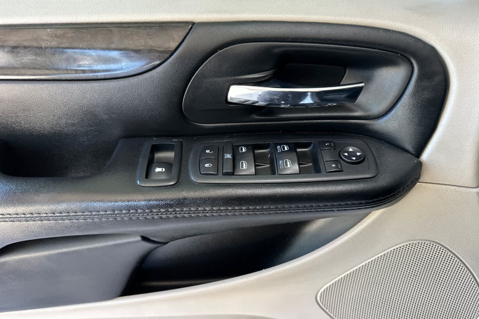Thumbnail: 2018 Dodge Grand Caravan - 12