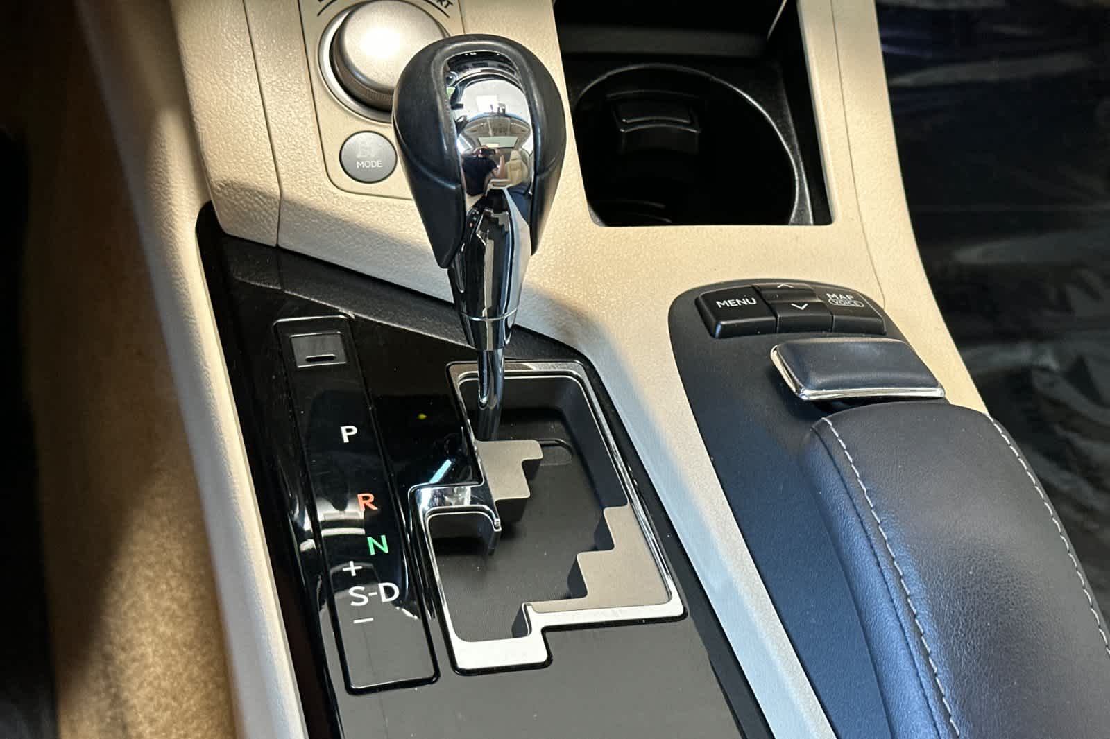 Thumbnail: 2014 Lexus ES - 23