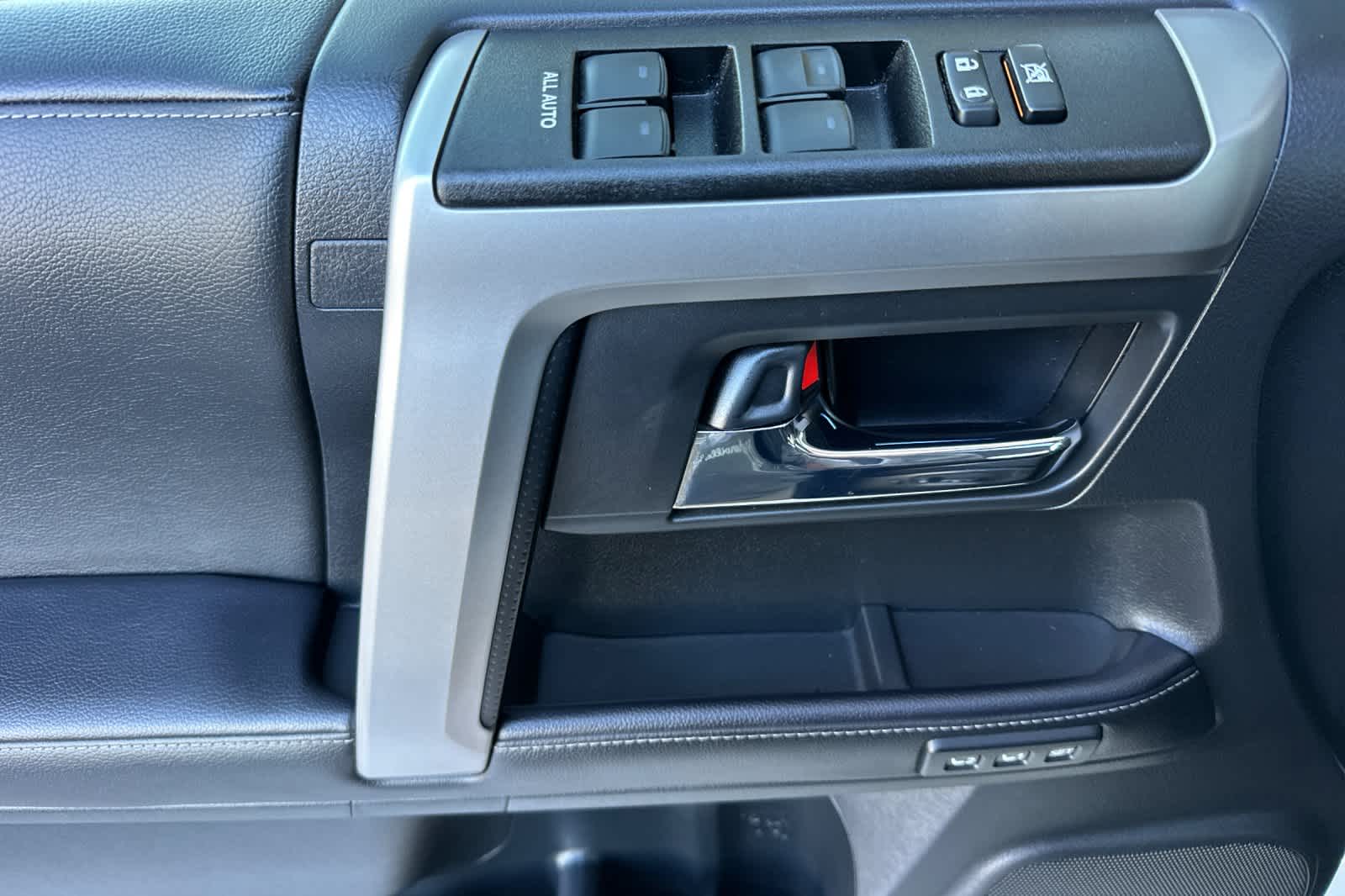 Thumbnail: 2023 Toyota 4Runner - 12