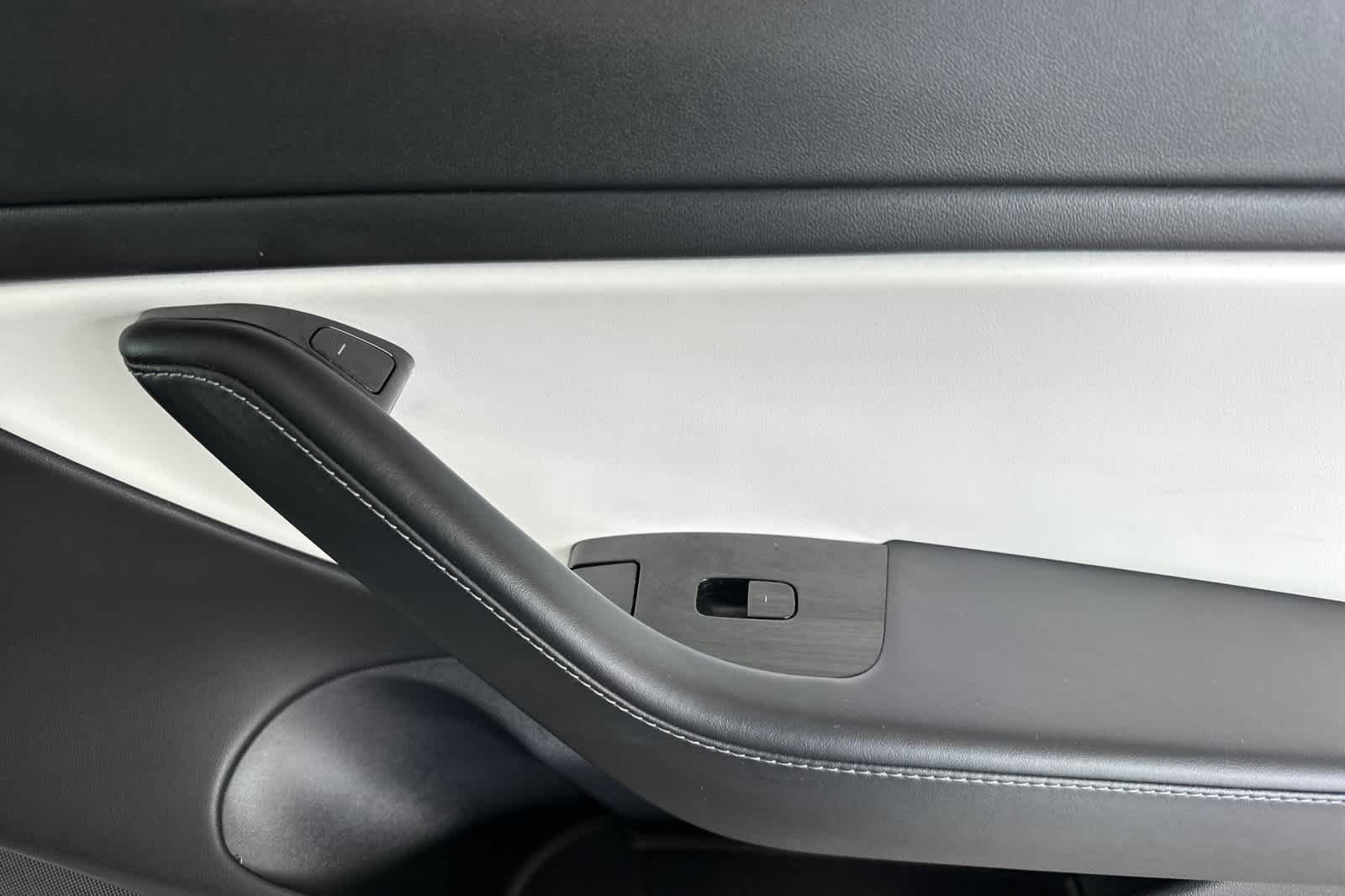 Thumbnail: 2018 Tesla Model 3 - 17