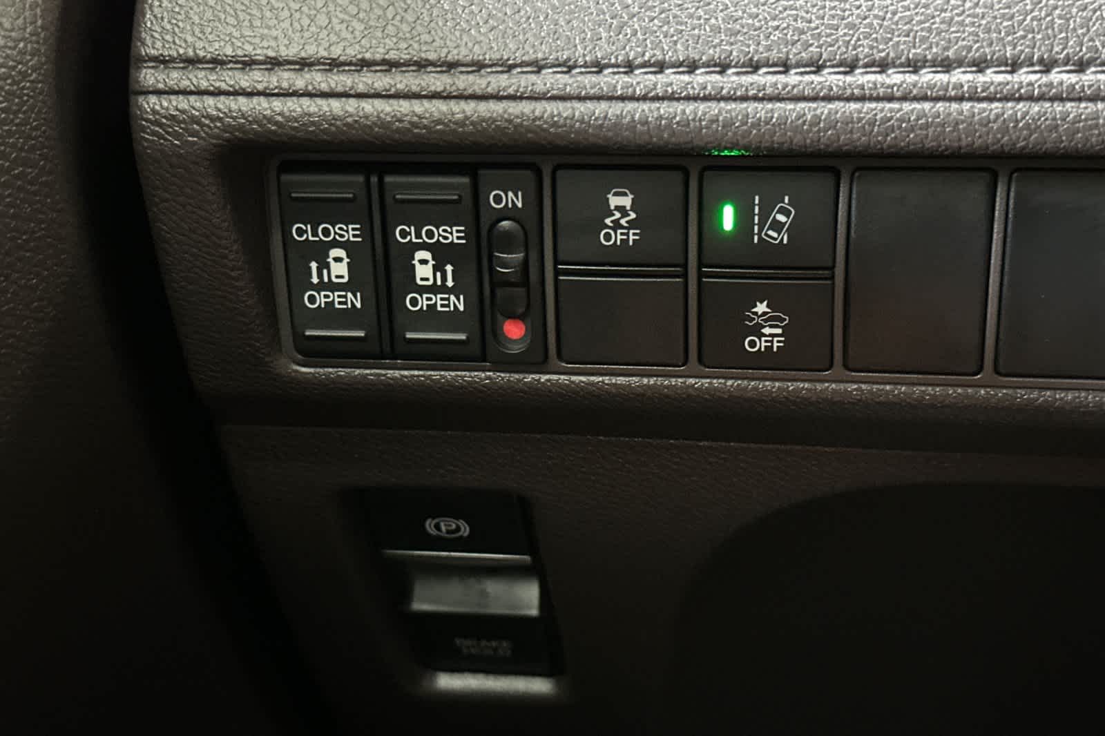 Thumbnail: 2019 Honda Odyssey - 30