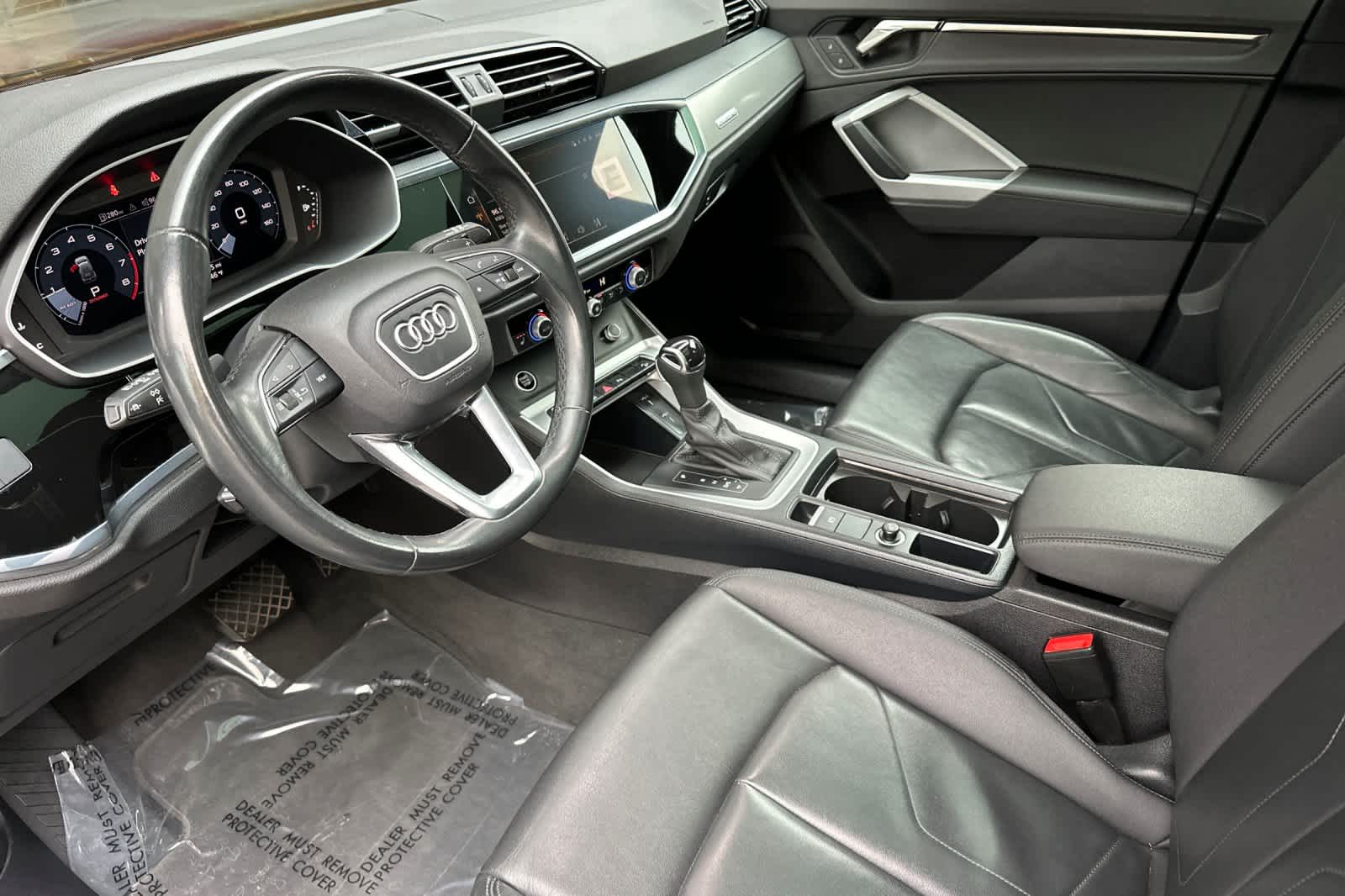 Thumbnail: 2023 Audi Q3 - 11