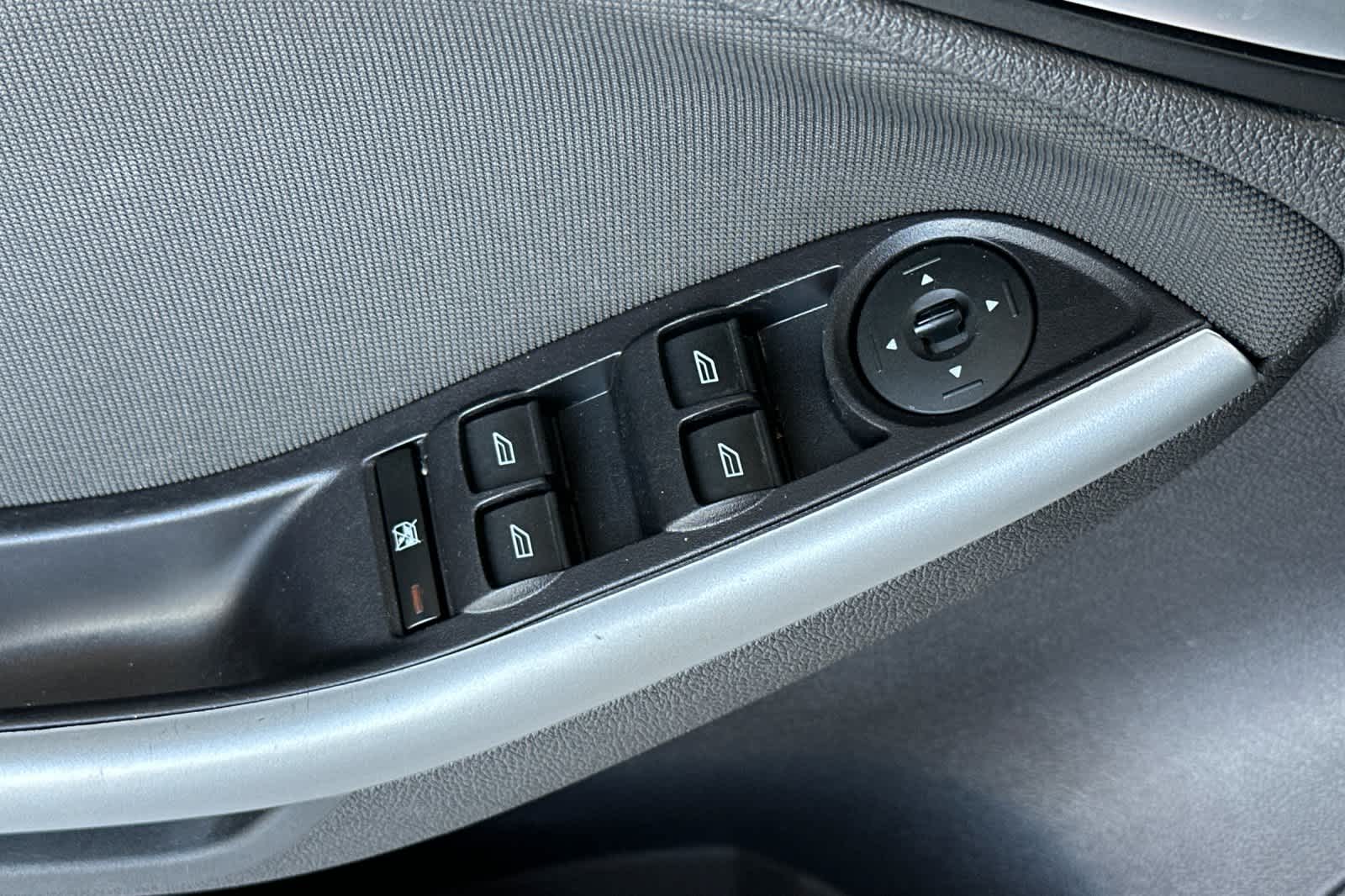 2013 Ford Focus SE 13