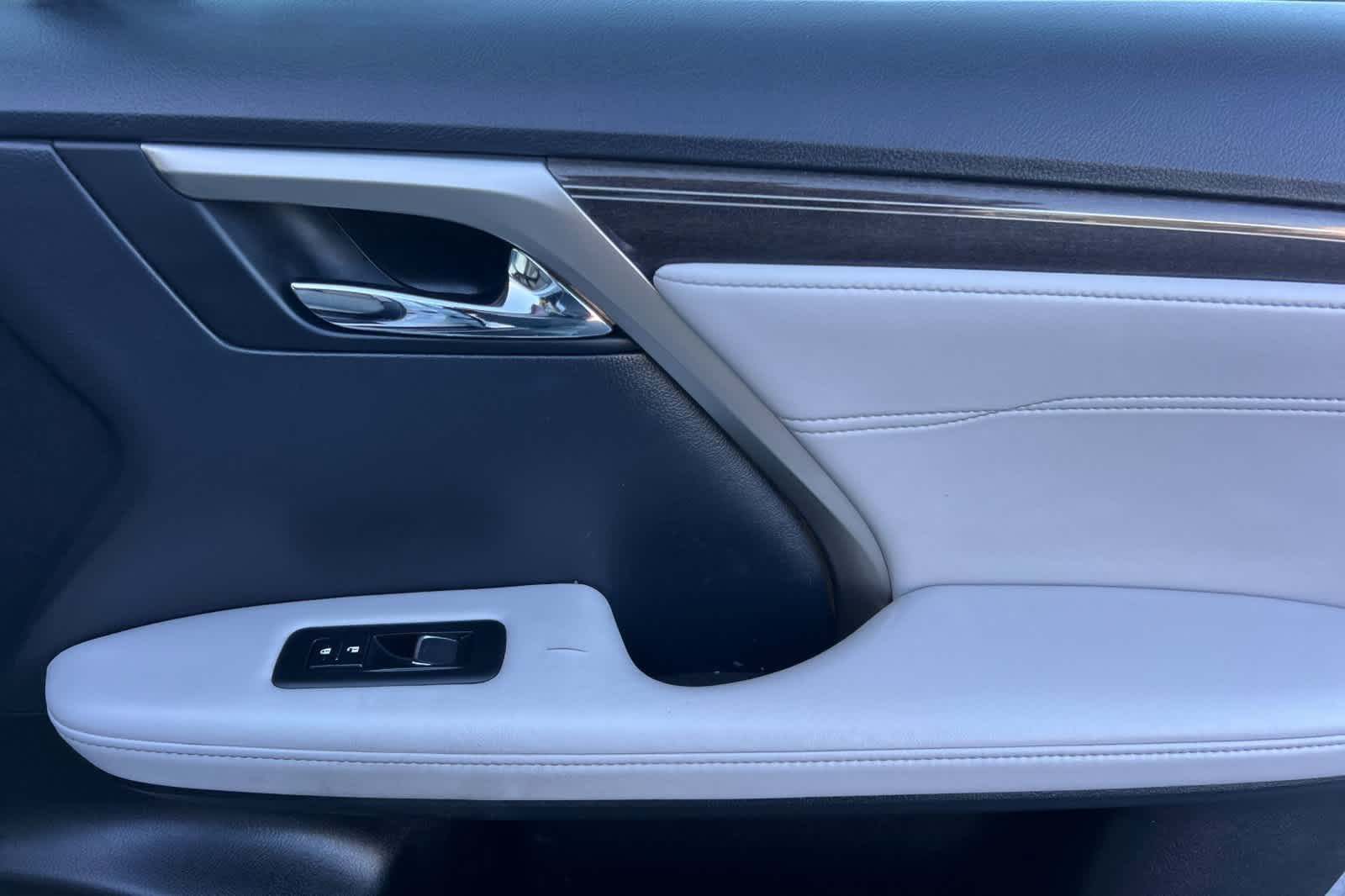 Thumbnail: 2019 Lexus RX - 19