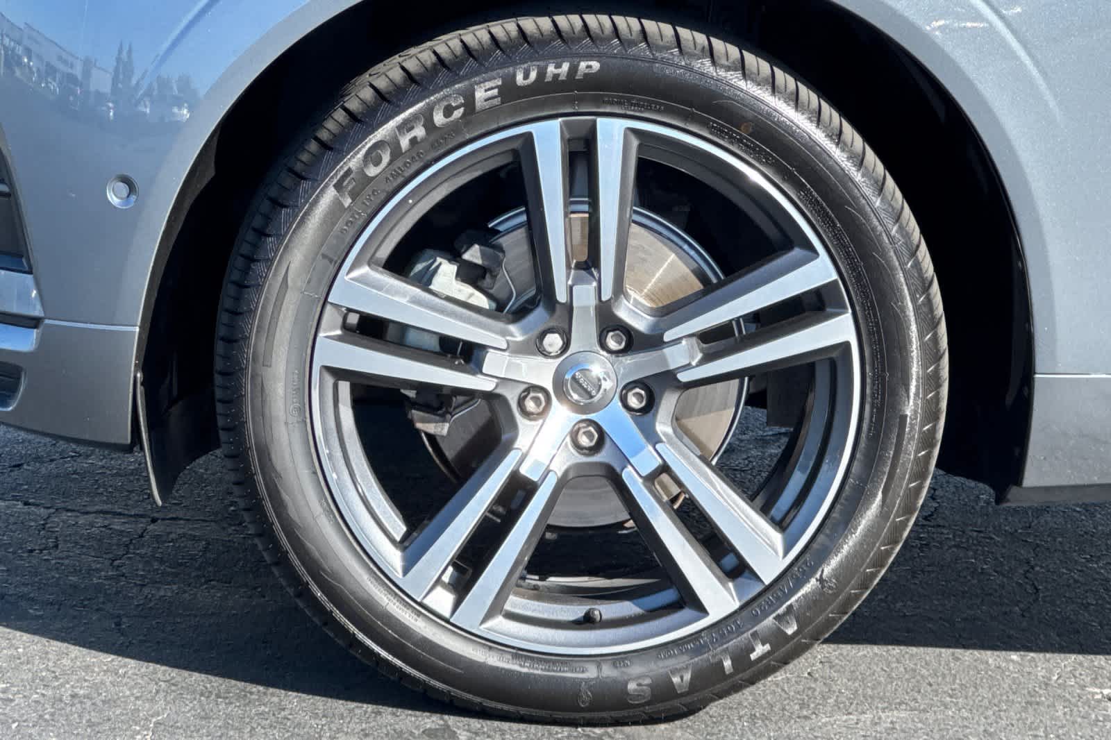 Thumbnail: 2018 Volvo XC60 - 31