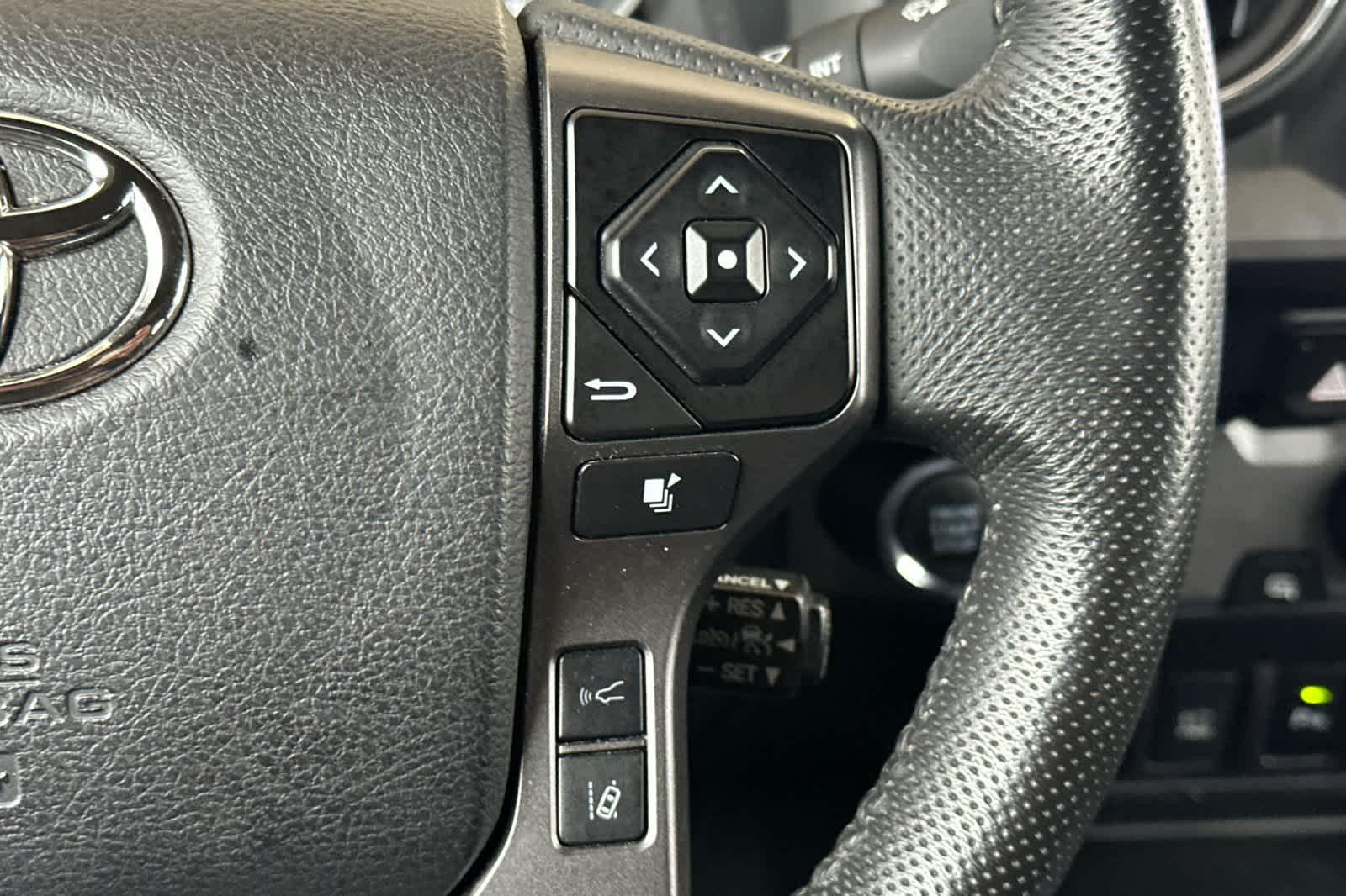 Thumbnail: 2022 Toyota Tacoma - 26