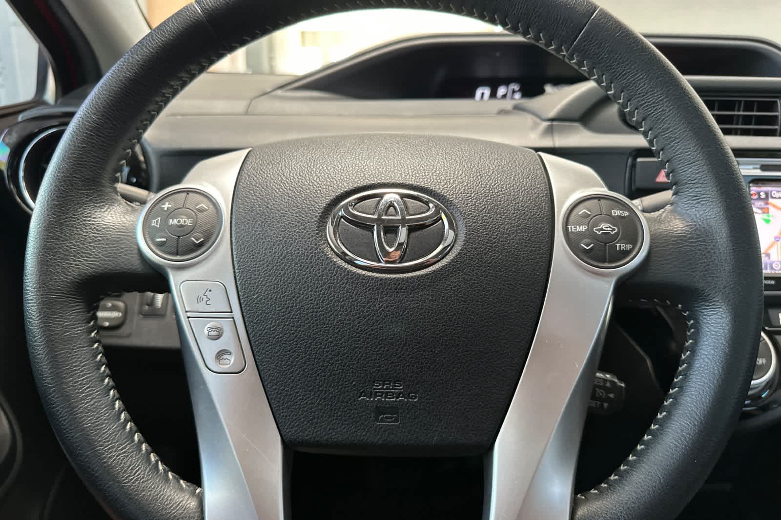 Thumbnail: 2015 Toyota Prius c - 25