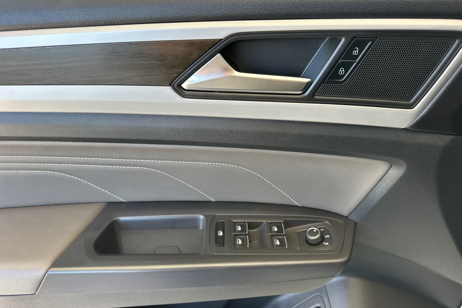 Thumbnail: 2021 Volkswagen Atlas - 12